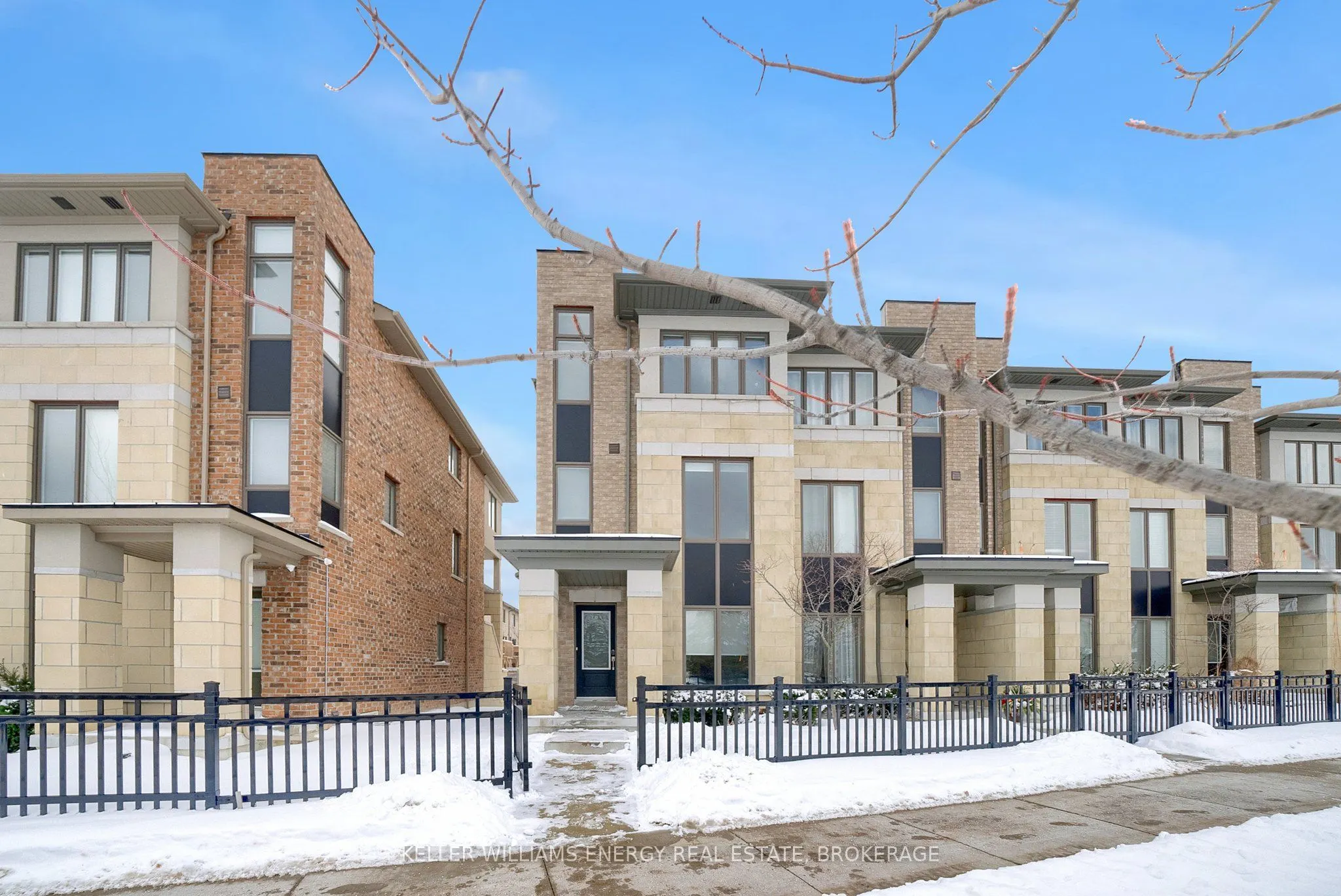 15 Shawfield Way, #83