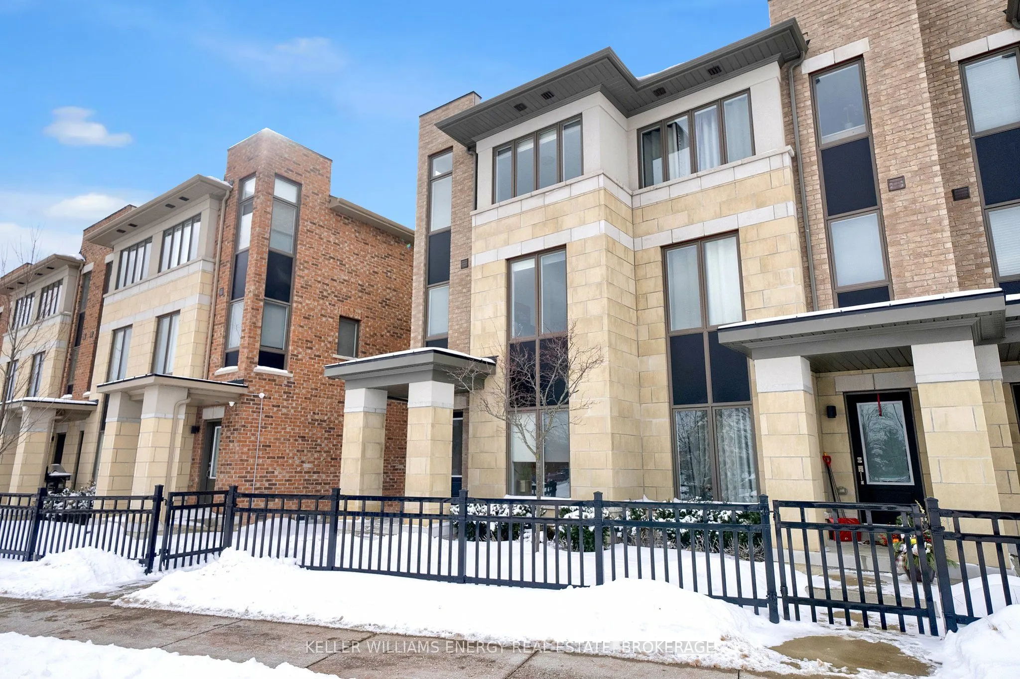 15 Shawfield Way, #83