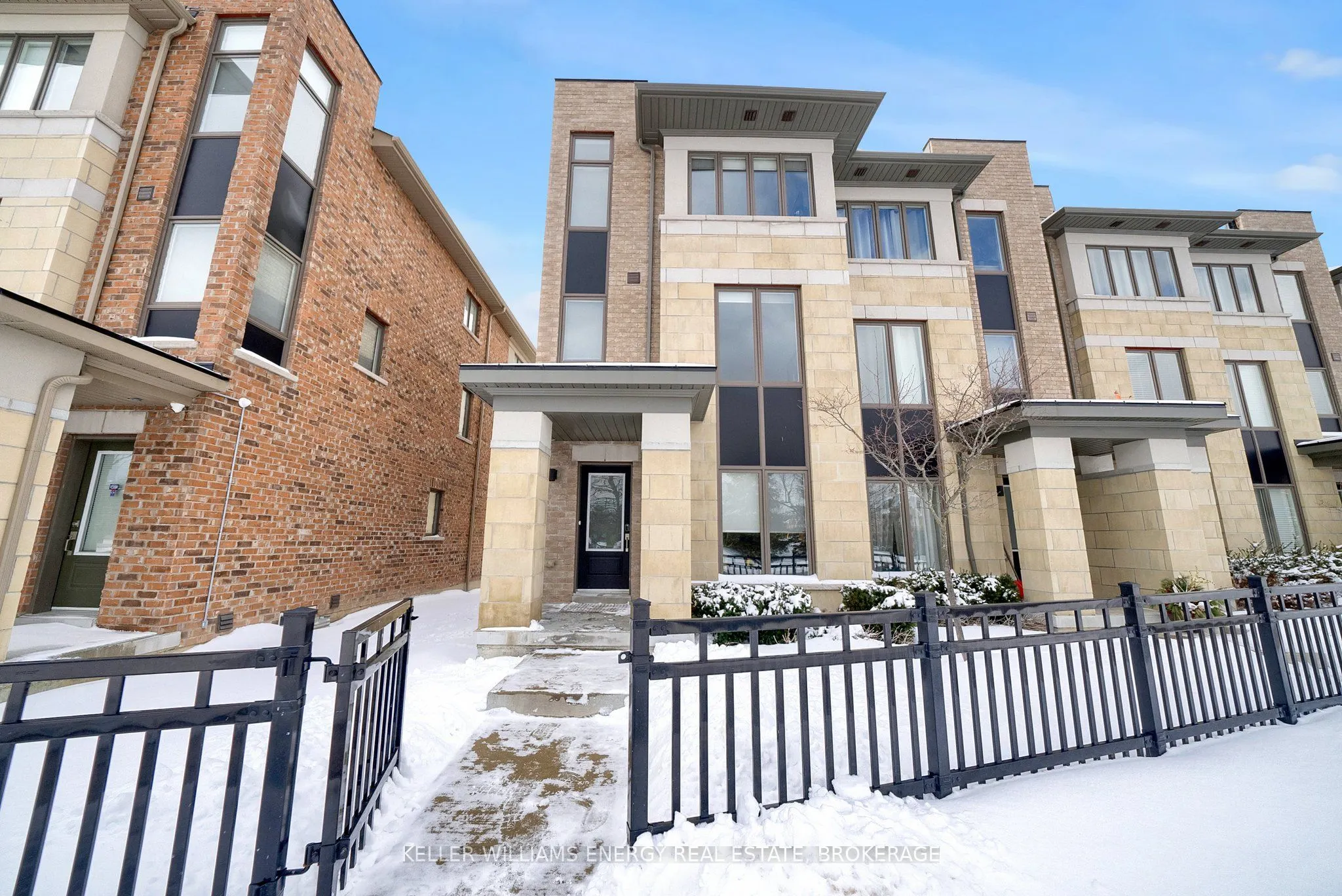 15 Shawfield Way, #83