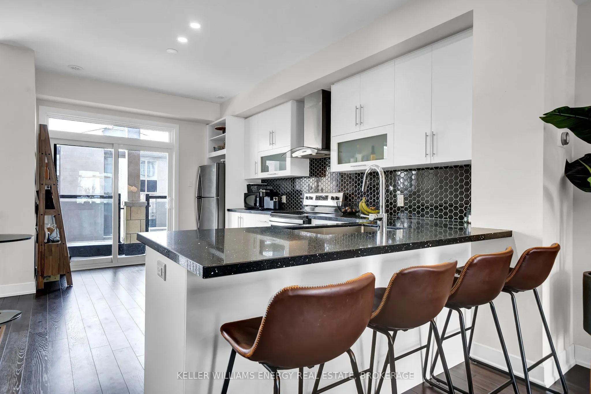 15 Shawfield Way, #83