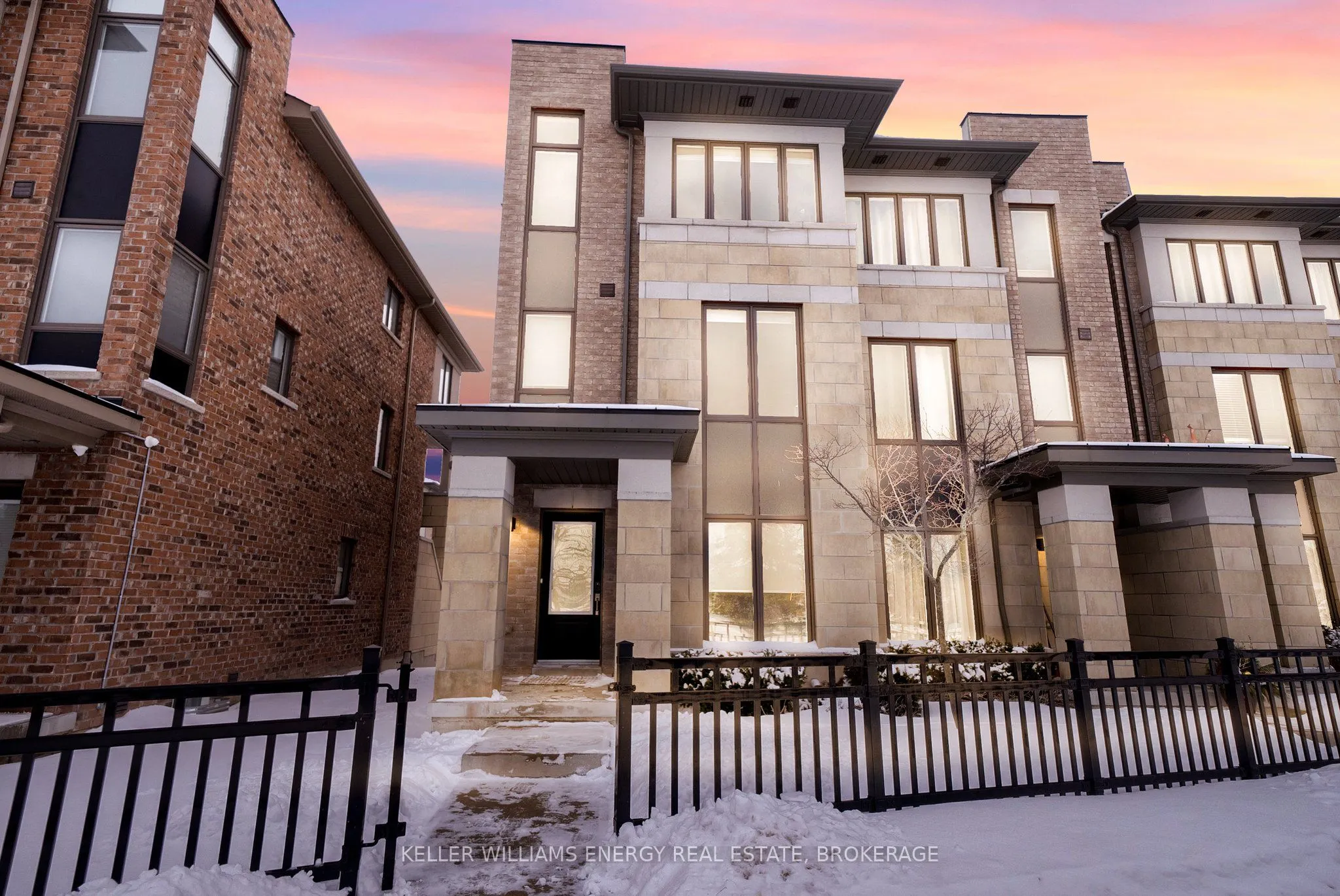 15 Shawfield Way, #83