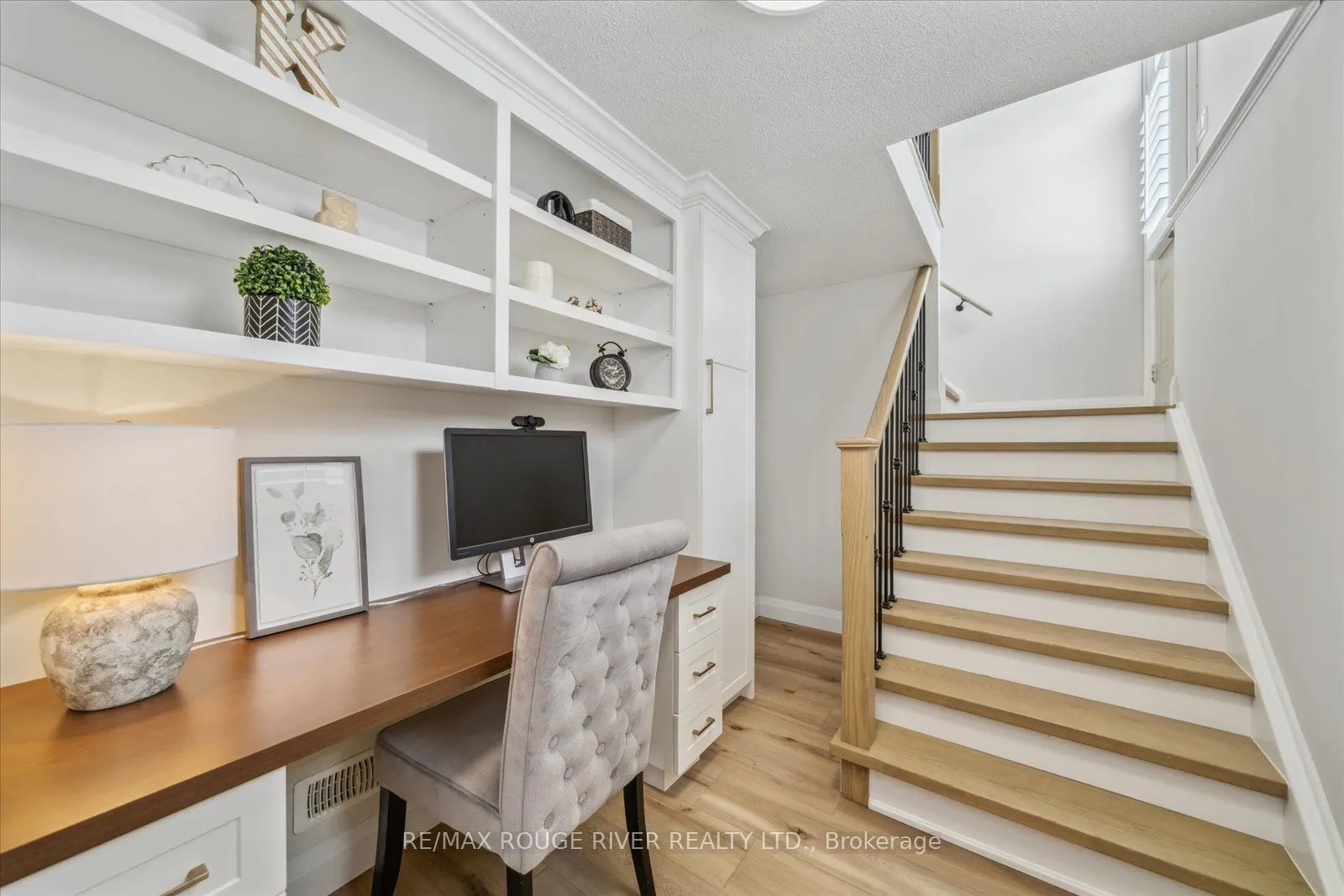 448 West Scugog Lane