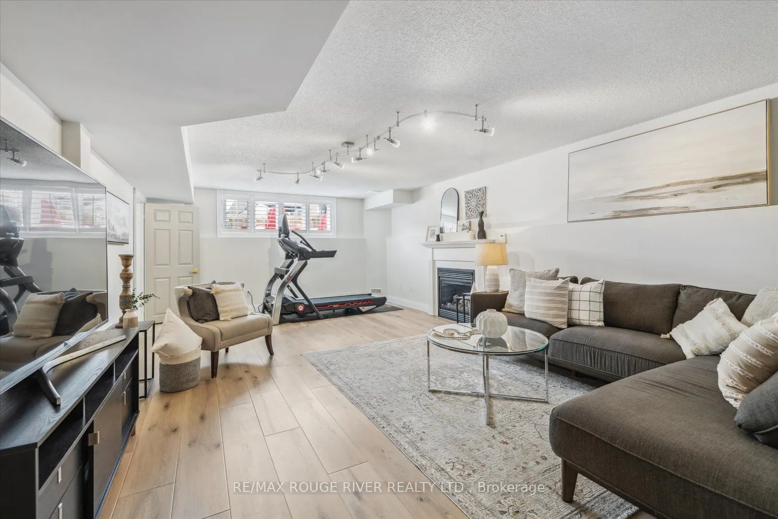 448 West Scugog Lane