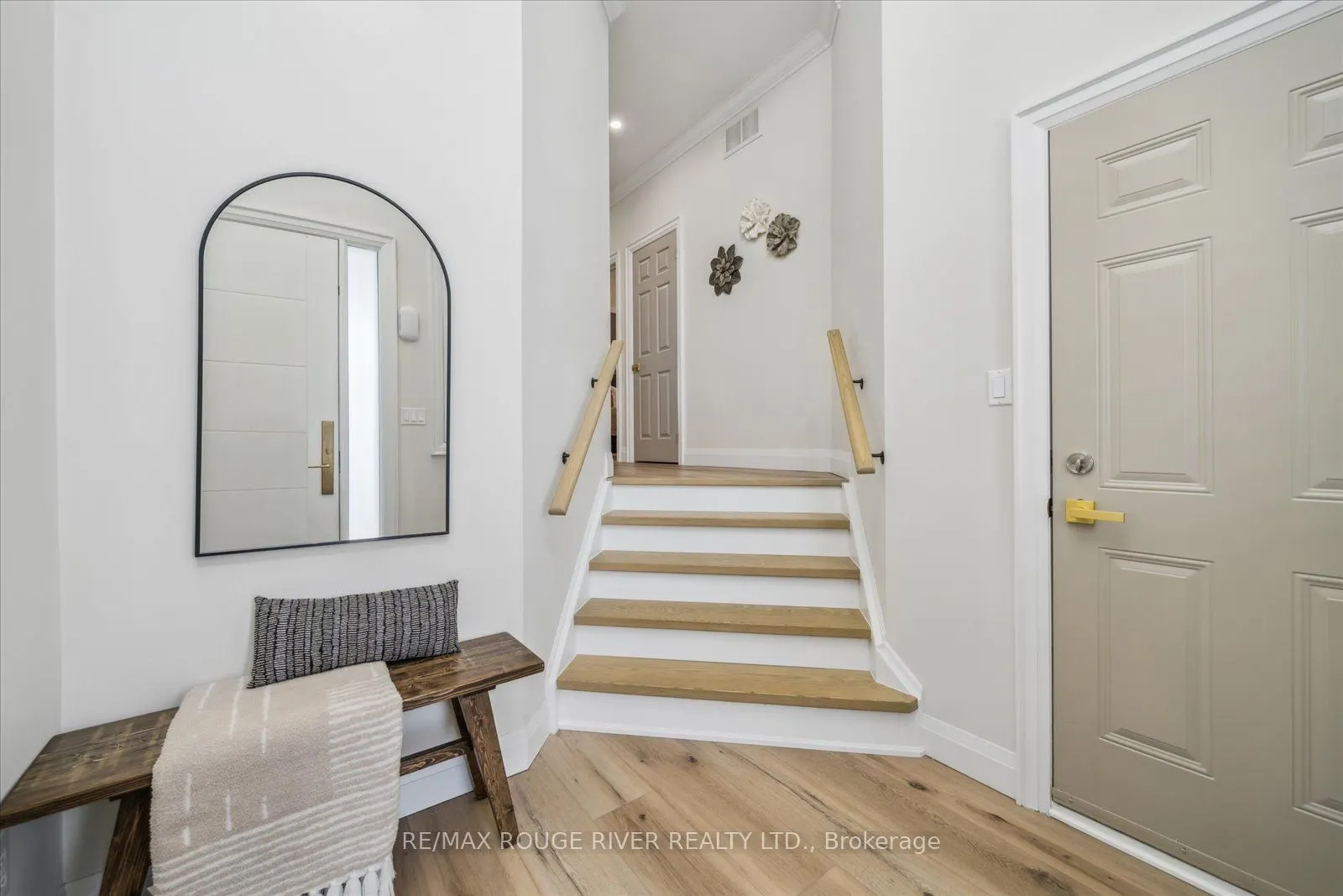 448 West Scugog Lane