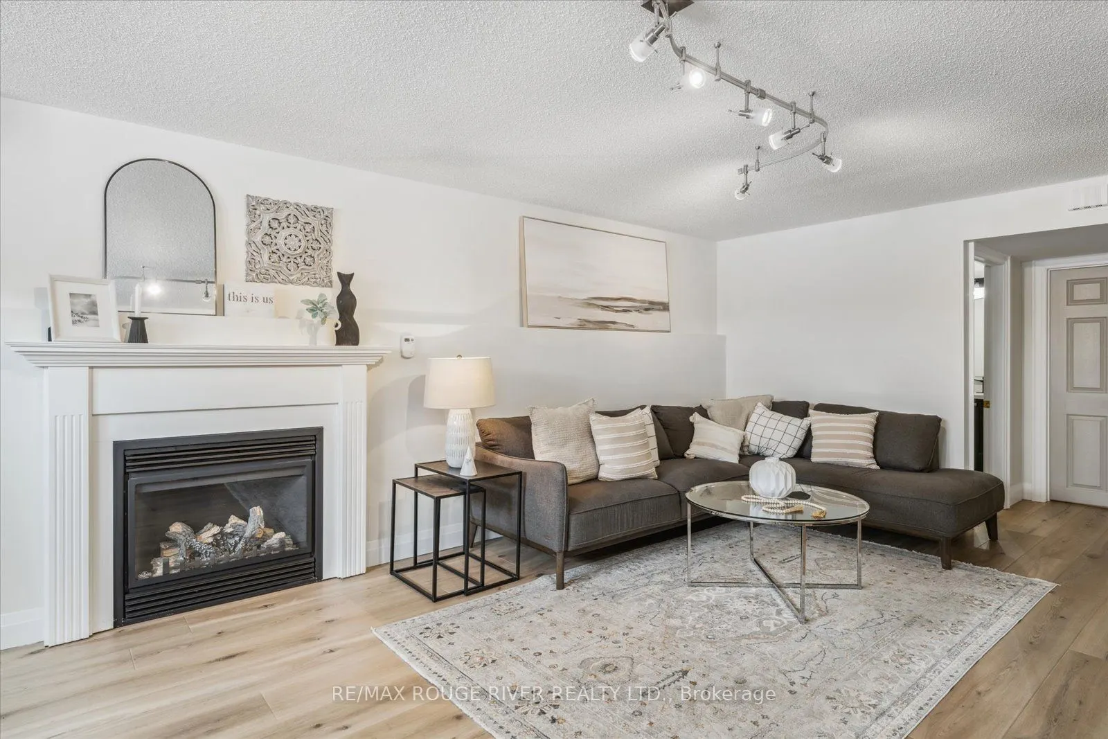 448 West Scugog Lane