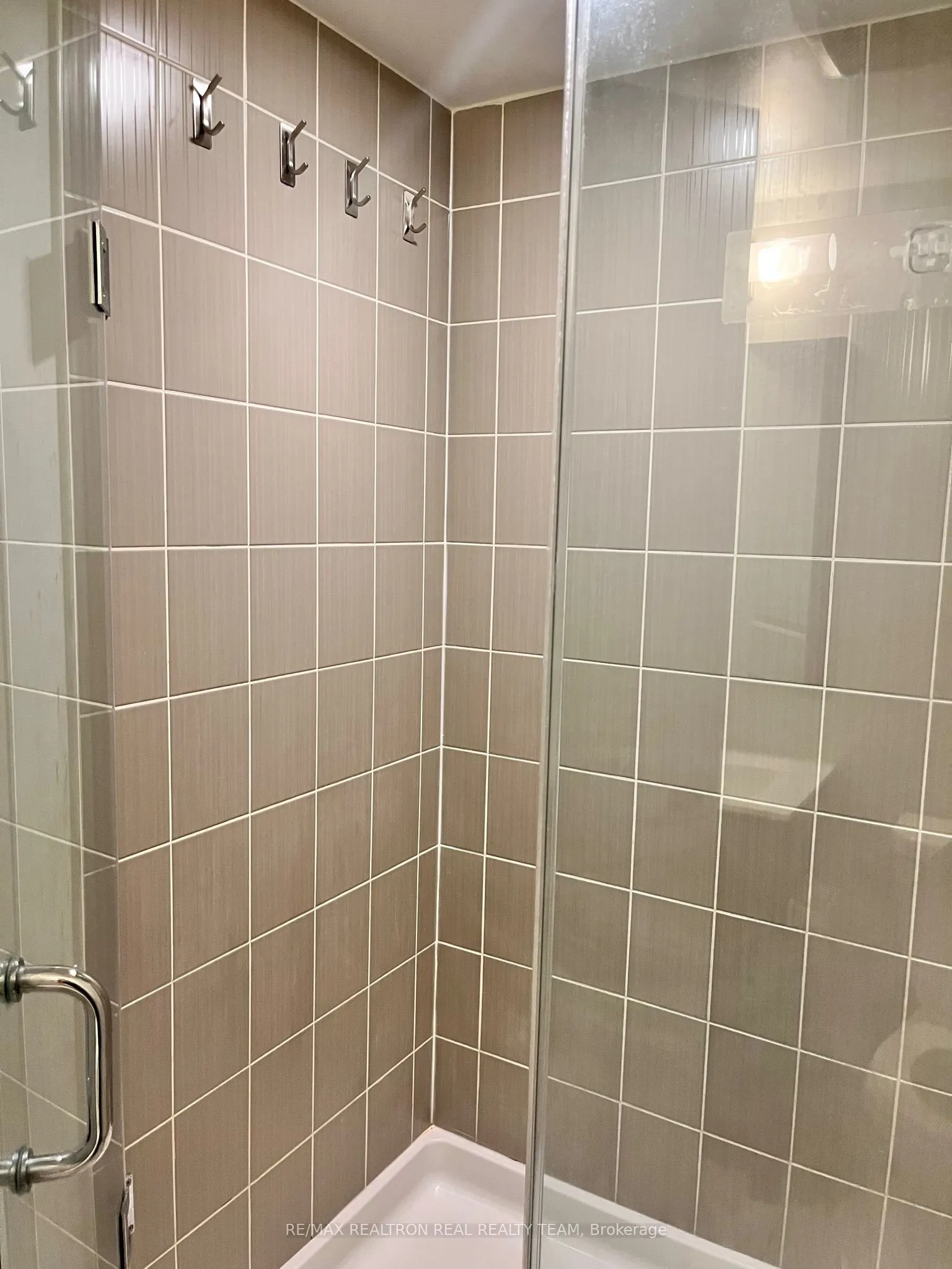 30 Meadowglen Place #502