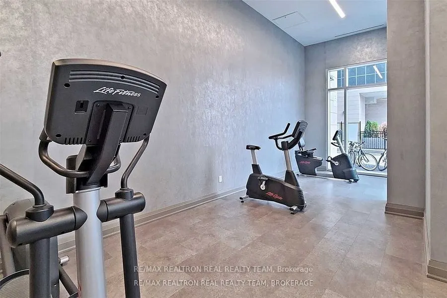 30 Meadowglen Place #502