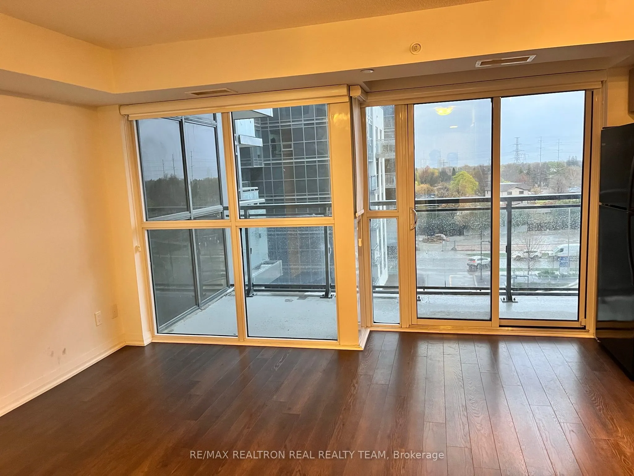 30 Meadowglen Place #502