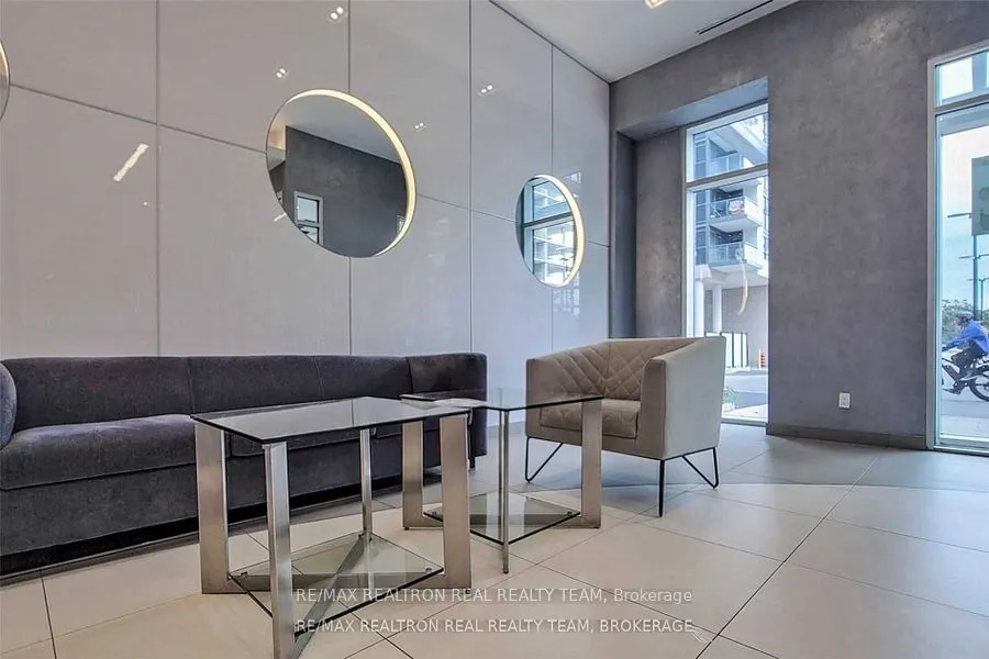 30 Meadowglen Place #502