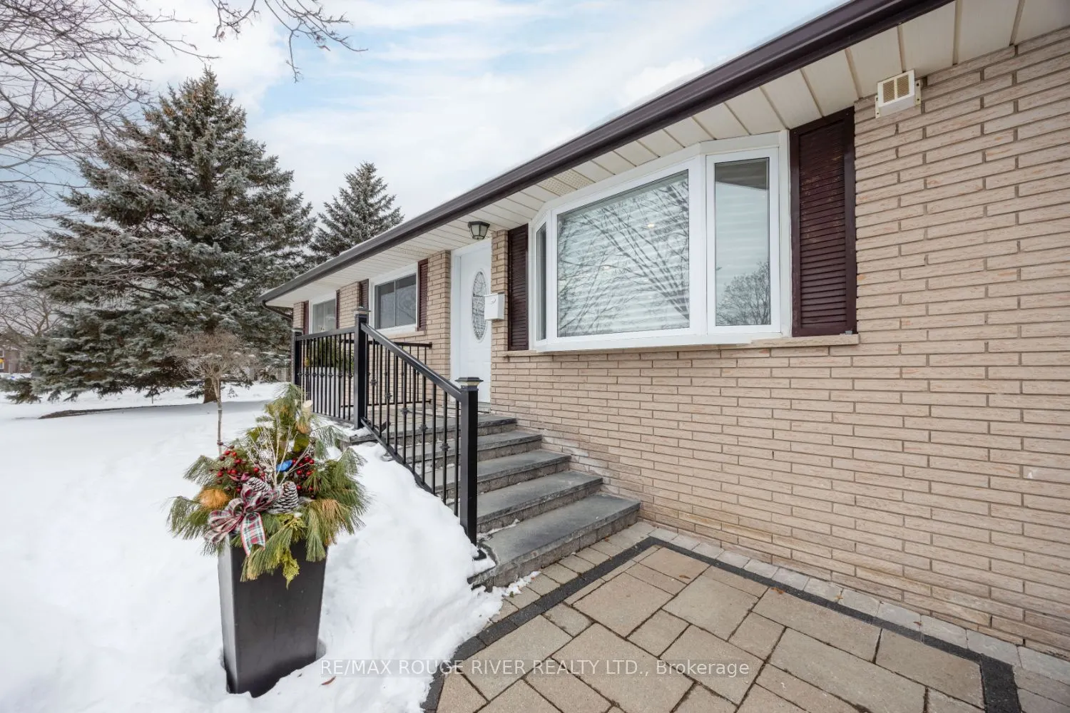 90 Cayuga Avenue