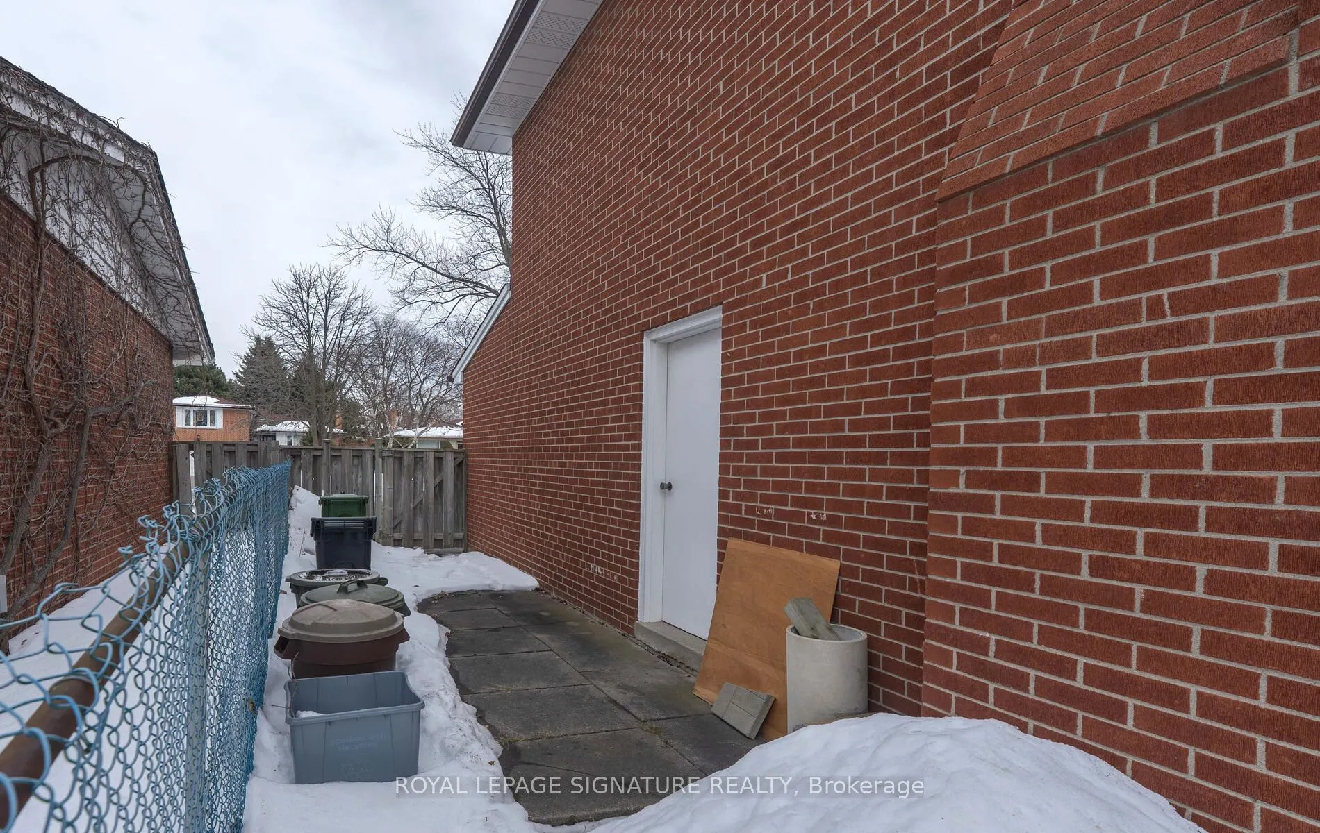 26 Tidefall Drive