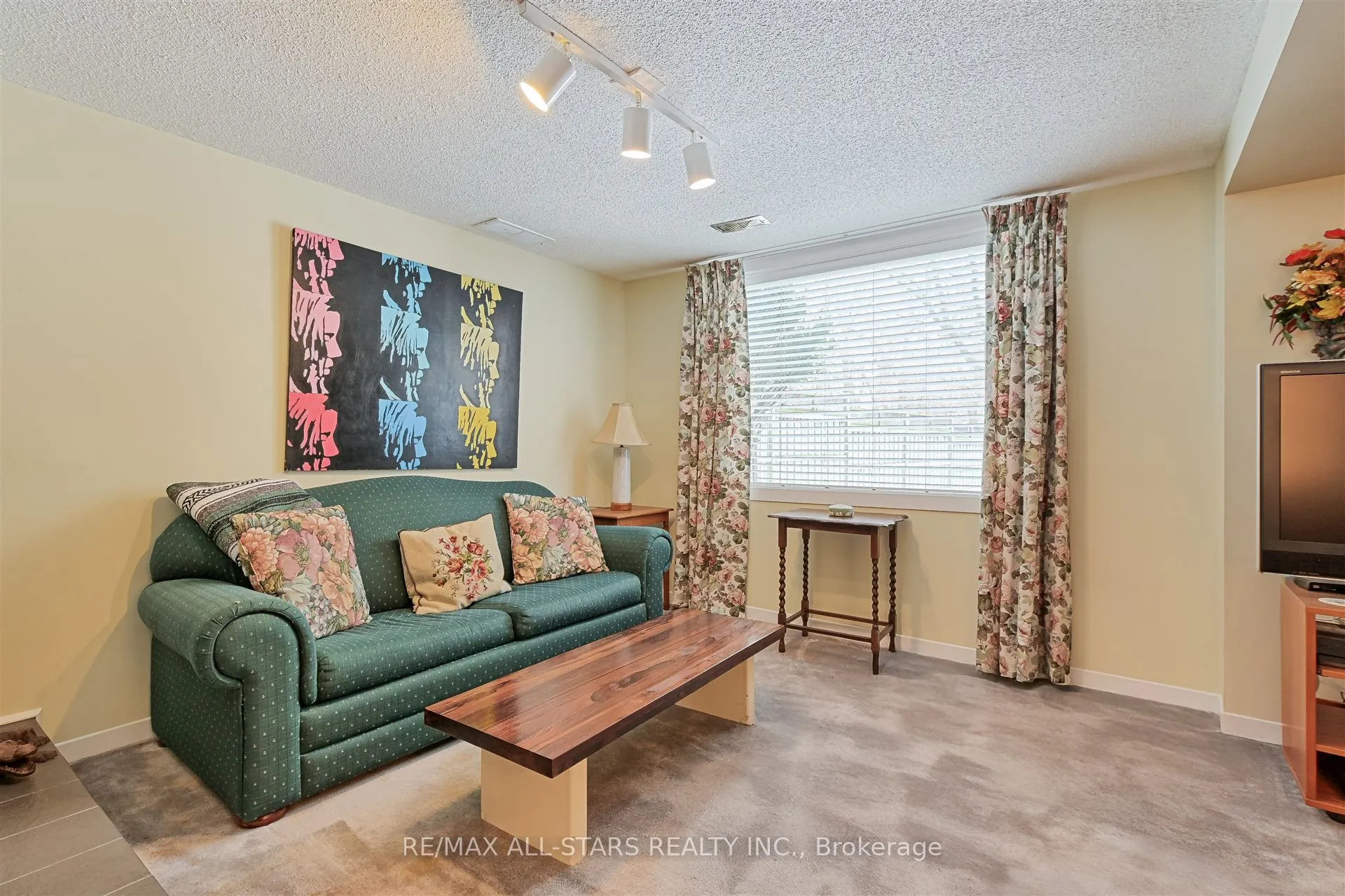 12 Karen Ann Crescent
