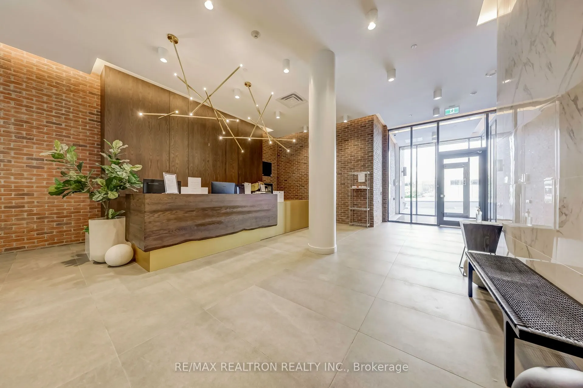 2799 Kingston Road, #907