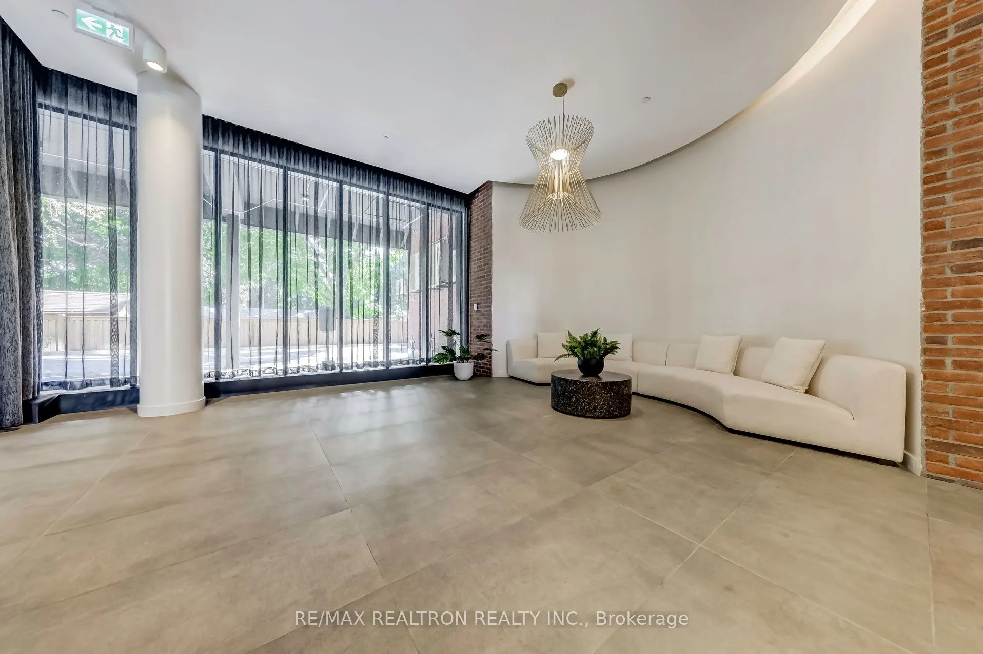 2799 Kingston Road, #907