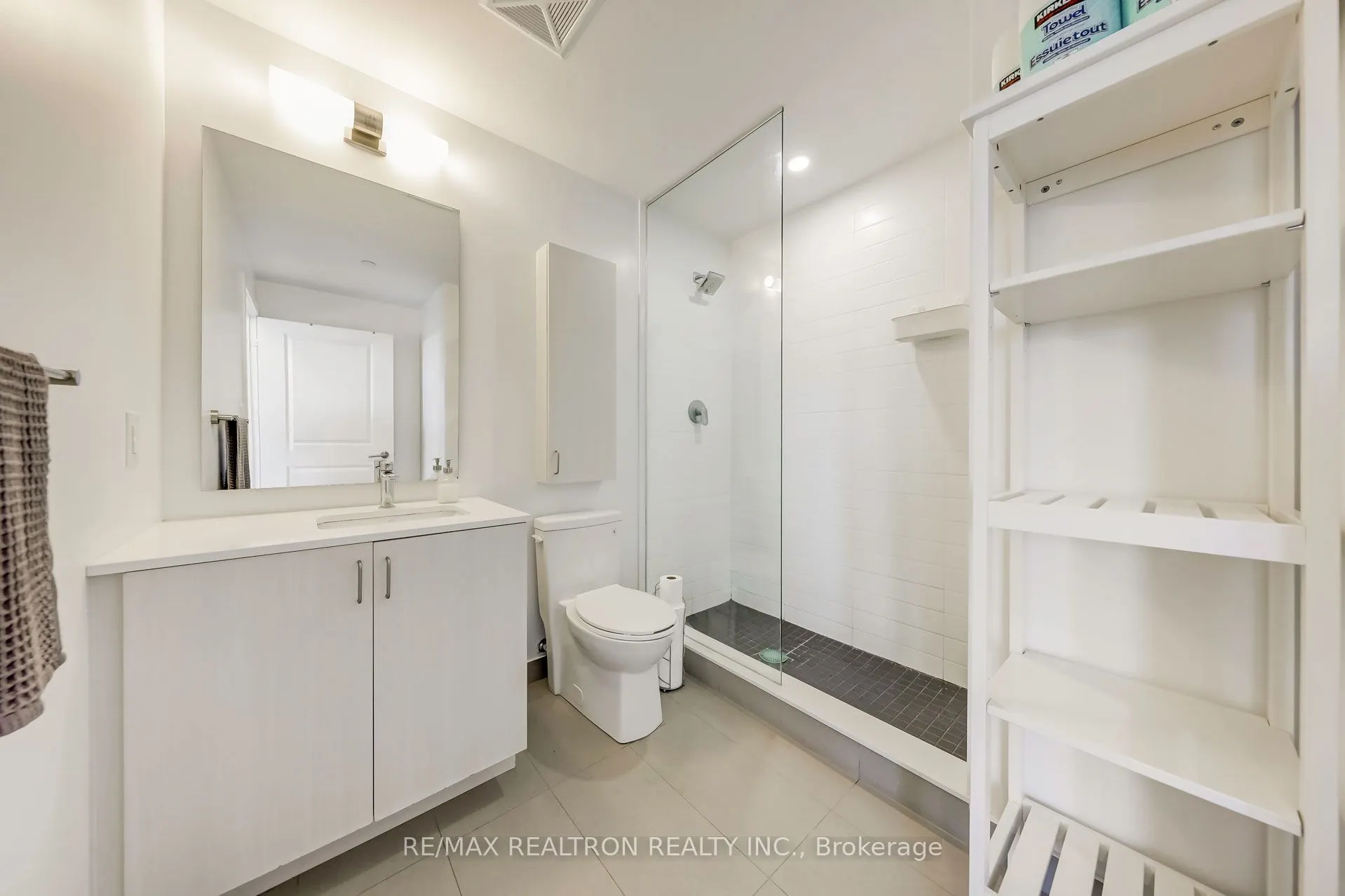 2799 Kingston Road, #907
