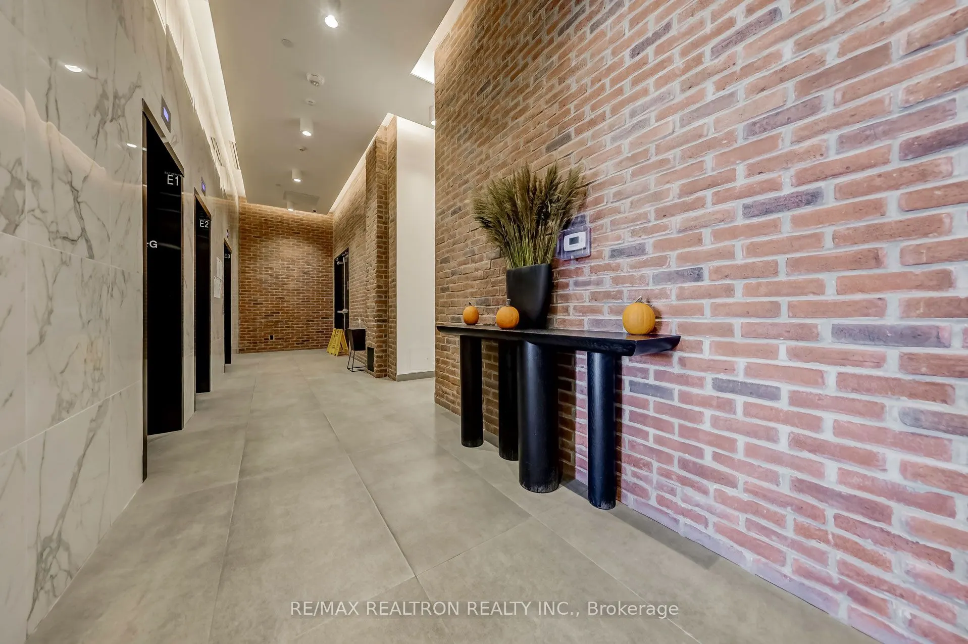 2799 Kingston Road, #907