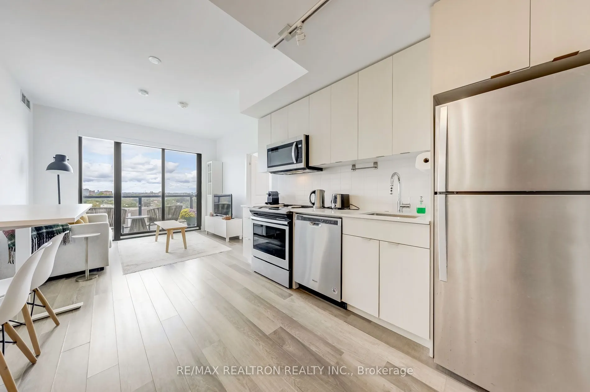 2799 Kingston Road, #907