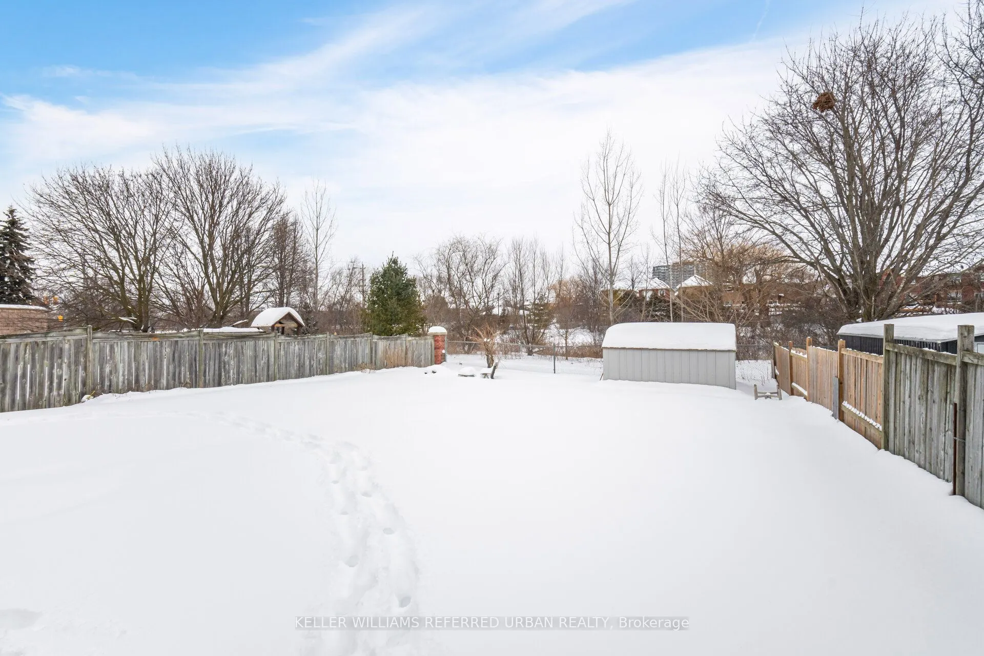 7 Holmes Crescent