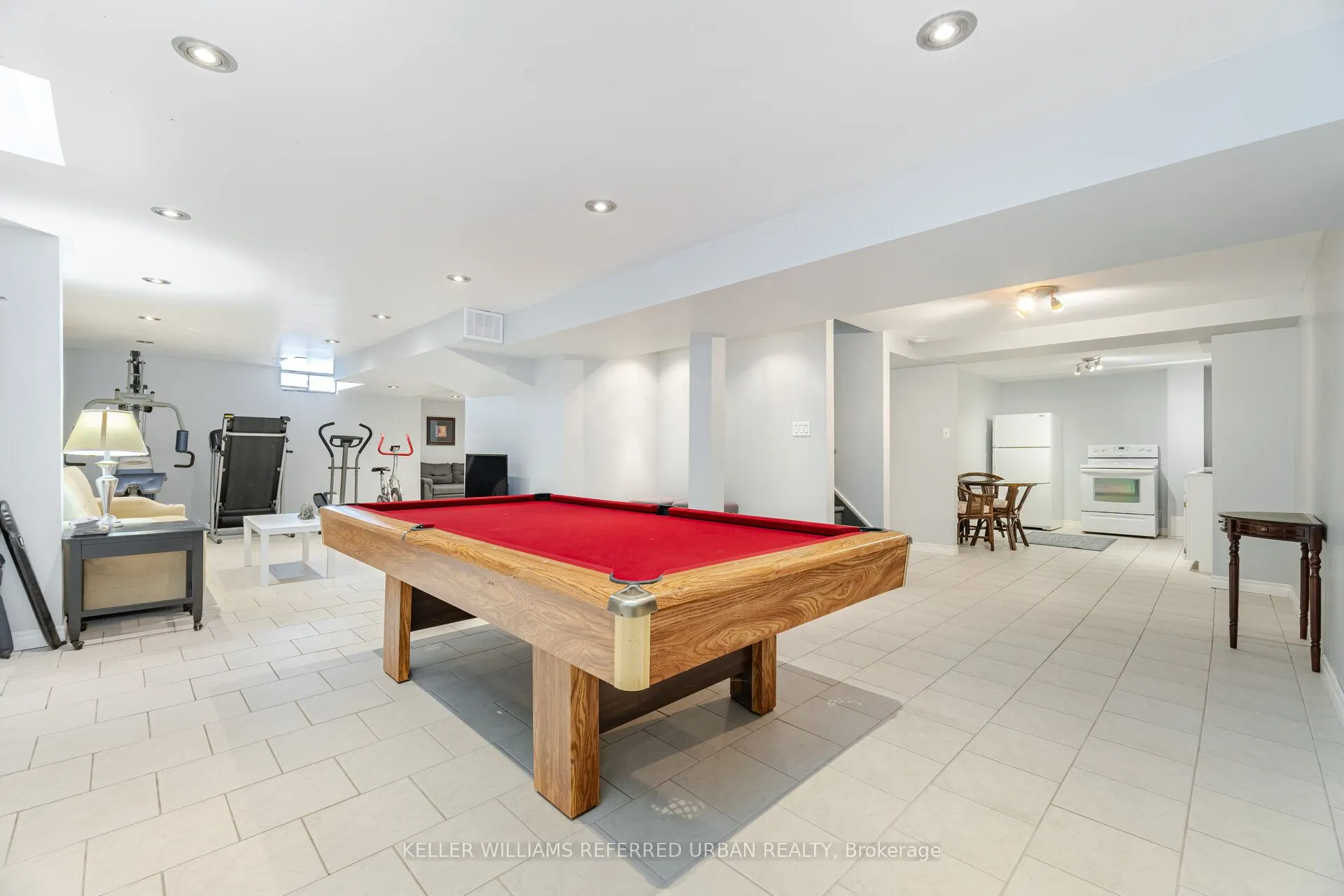 7 Holmes Crescent