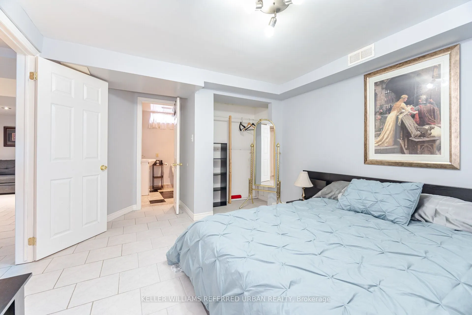 7 Holmes Crescent