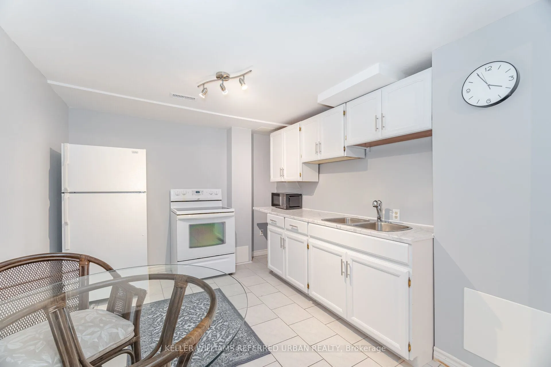 7 Holmes Crescent