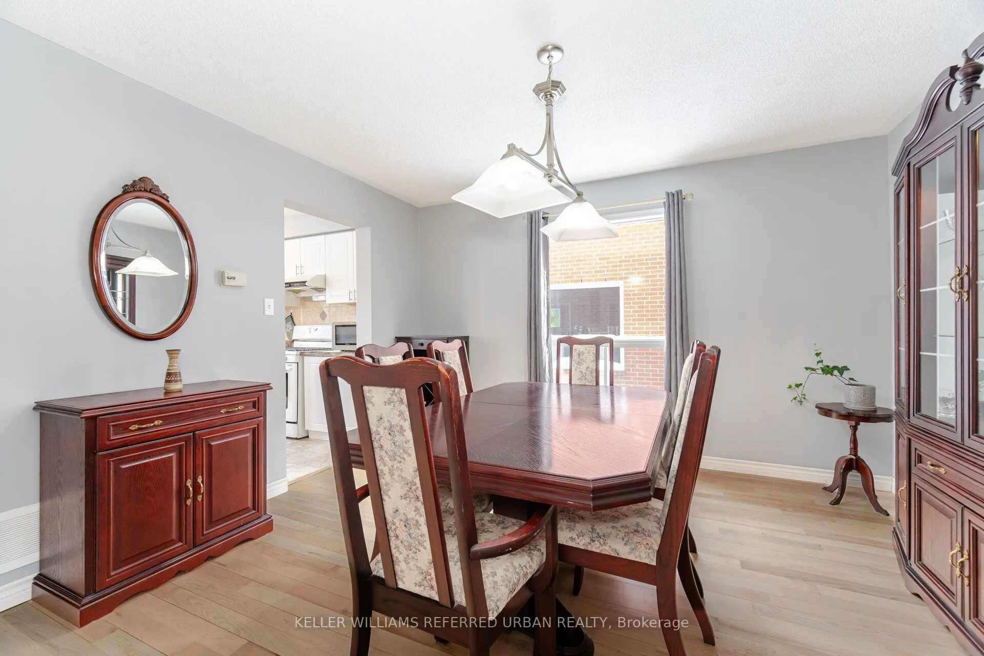 7 Holmes Crescent