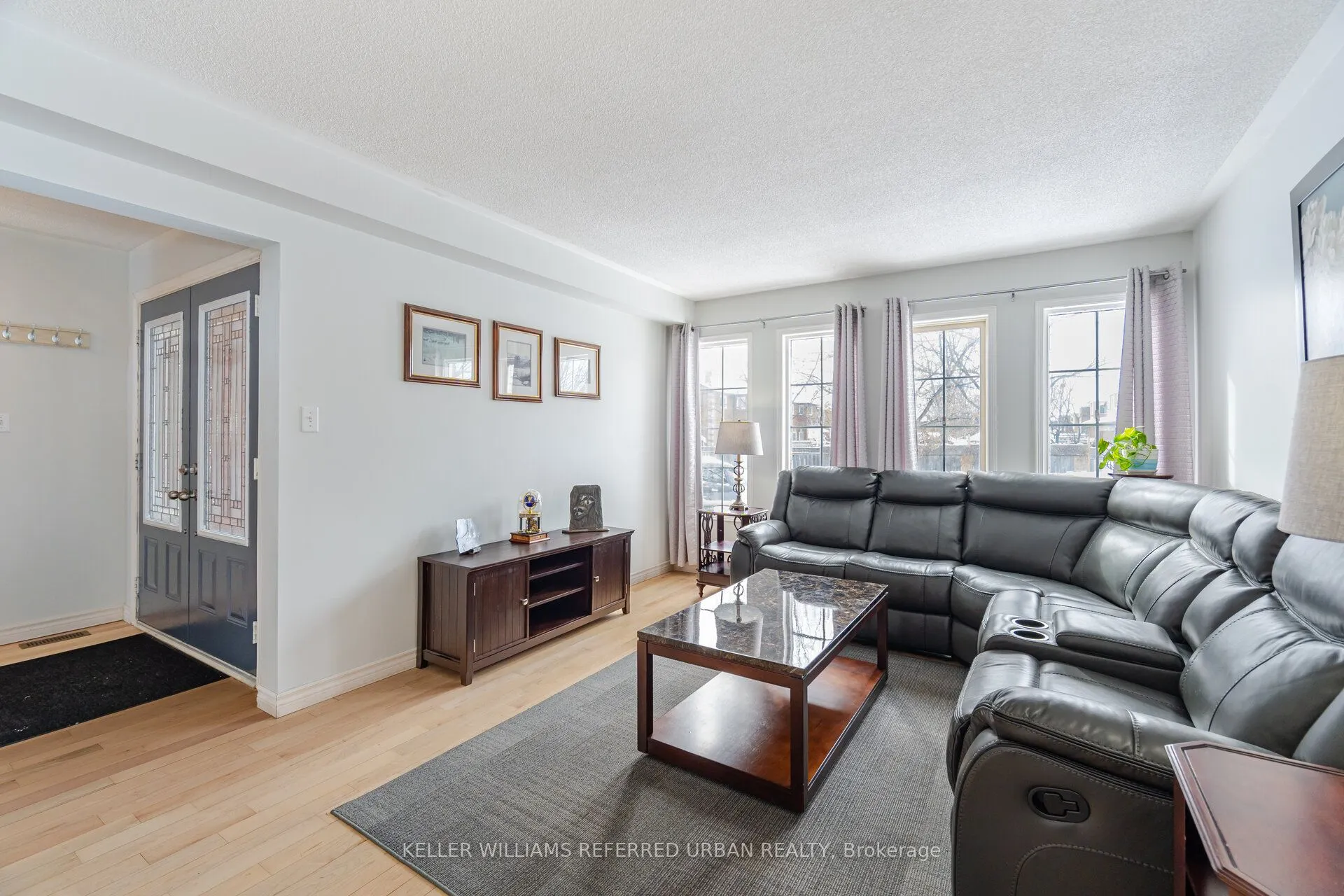7 Holmes Crescent