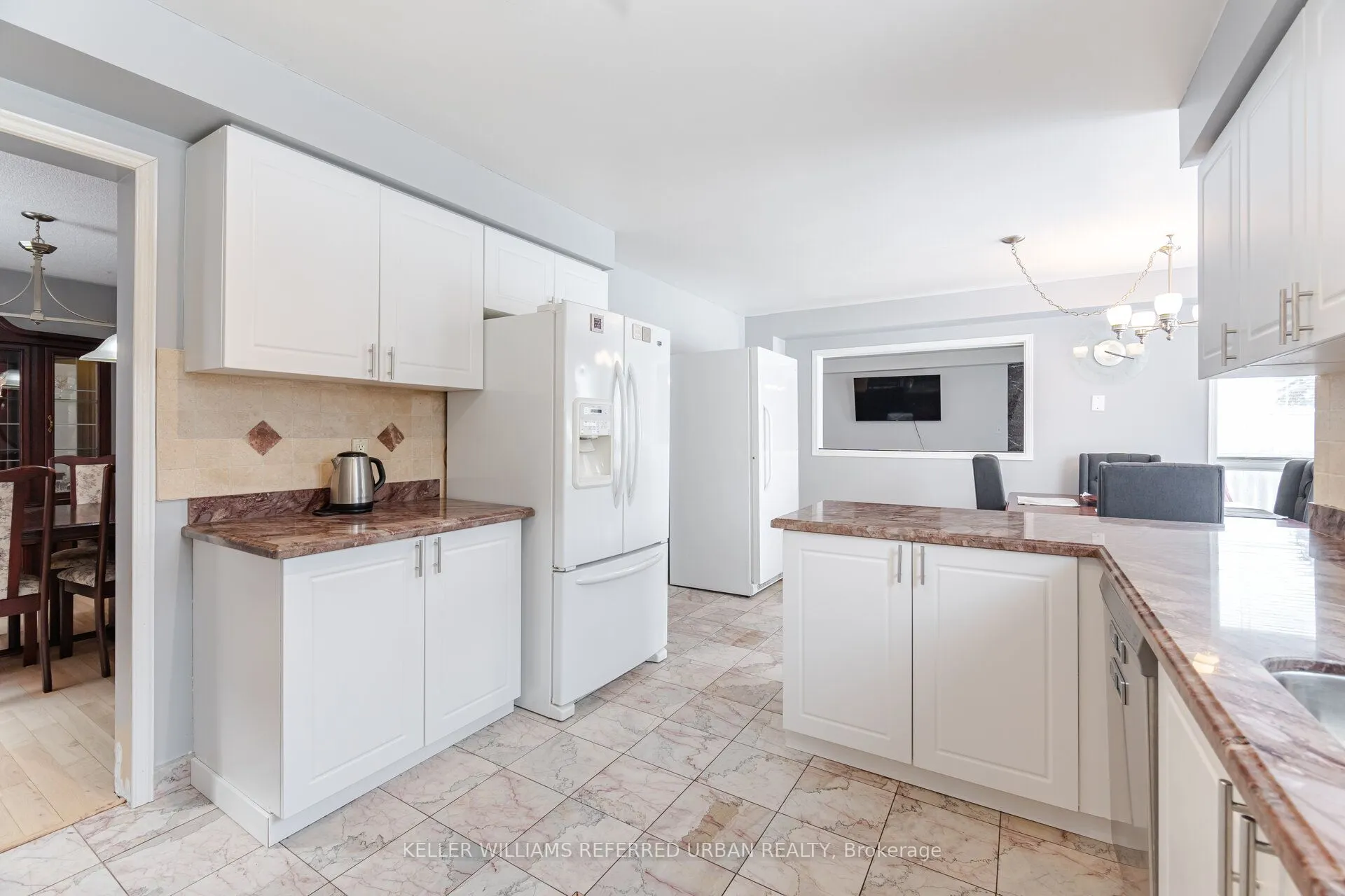 7 Holmes Crescent