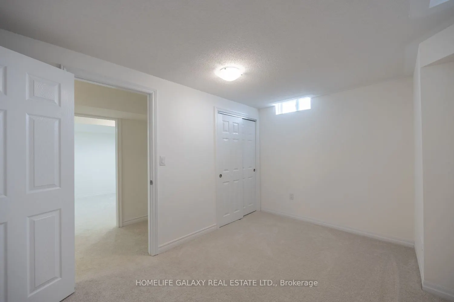 10 Ed Ewert Avenue