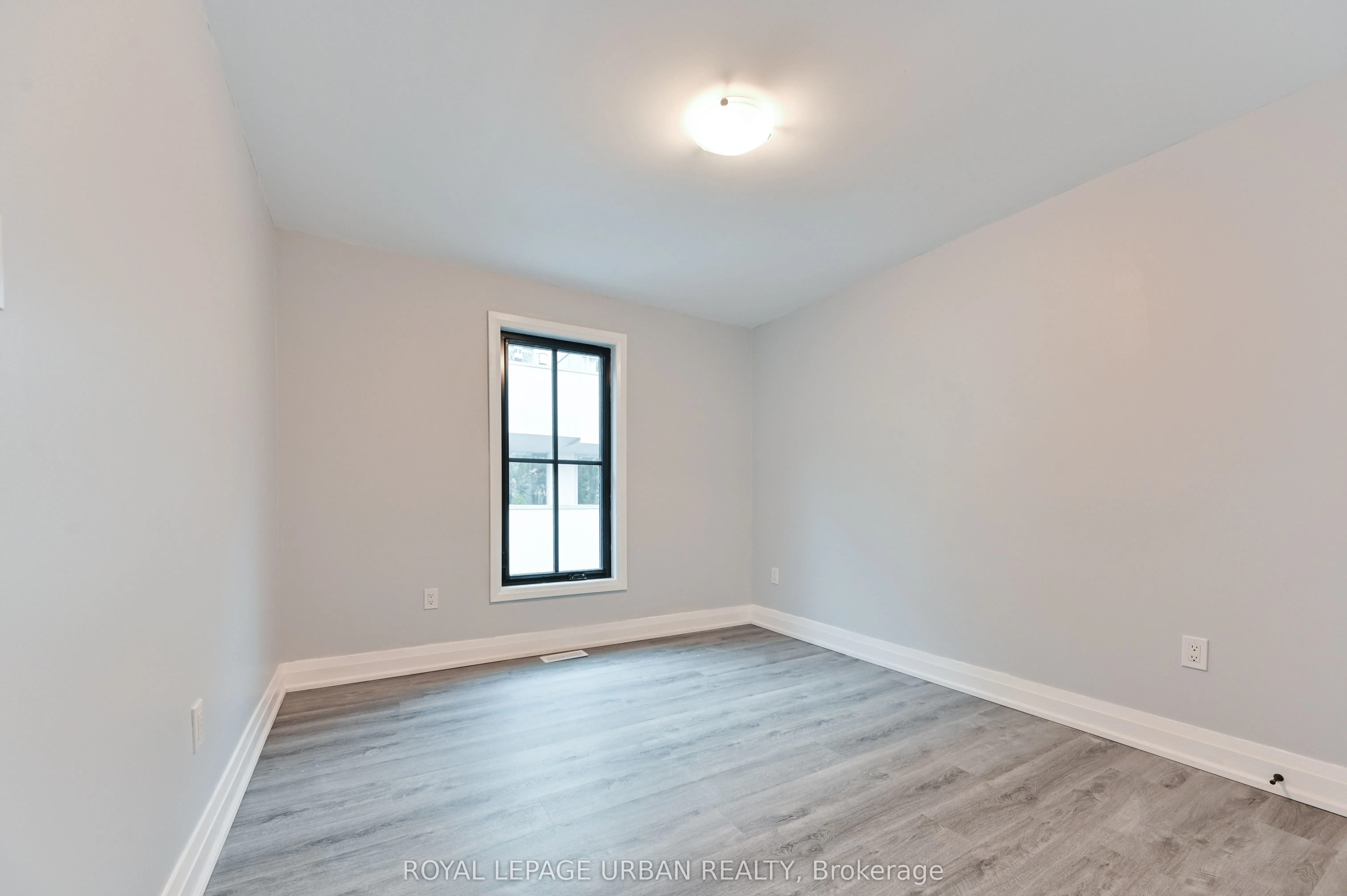 208 Woodbine Avenue