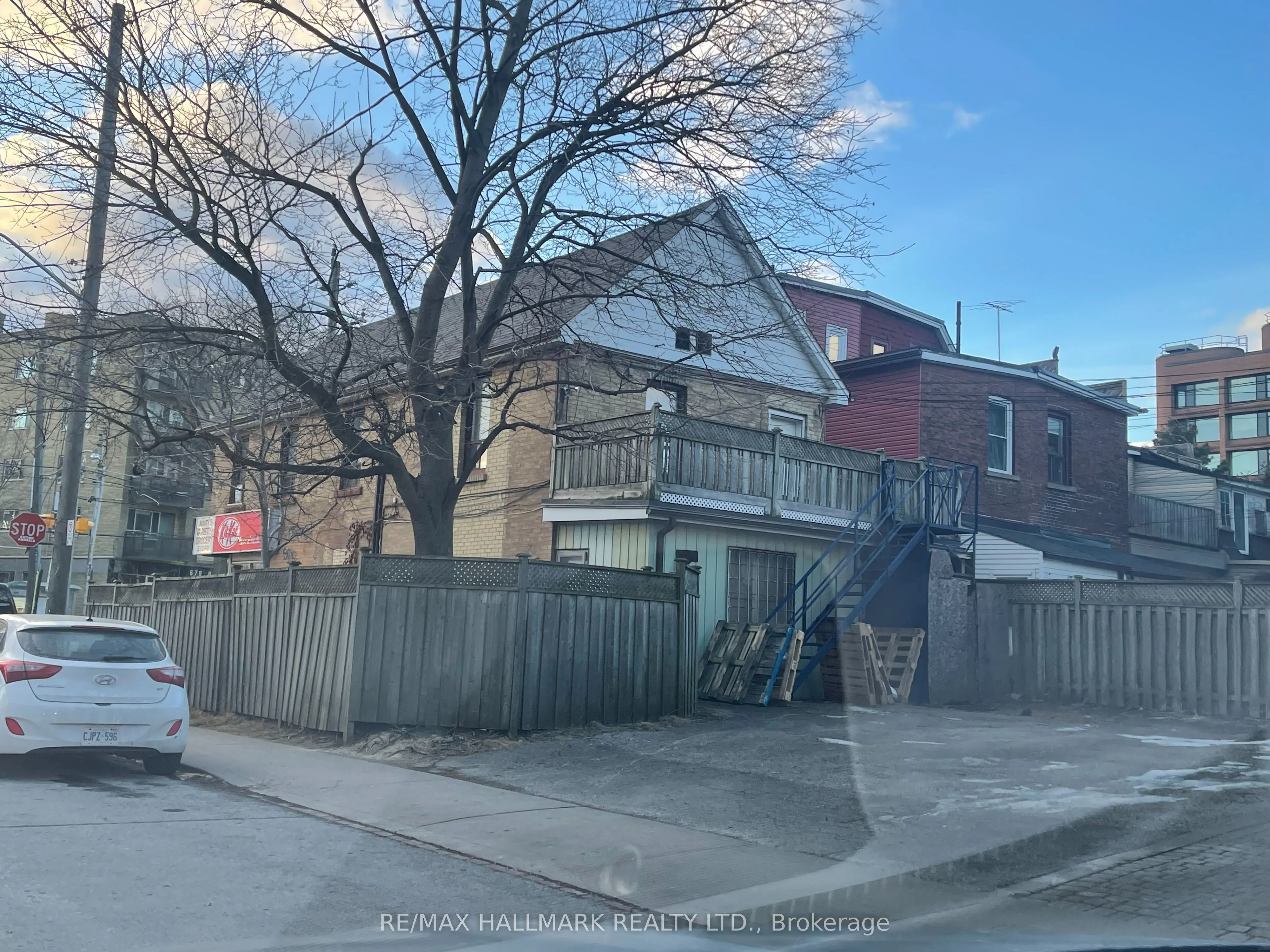 675 Broadview Avenue