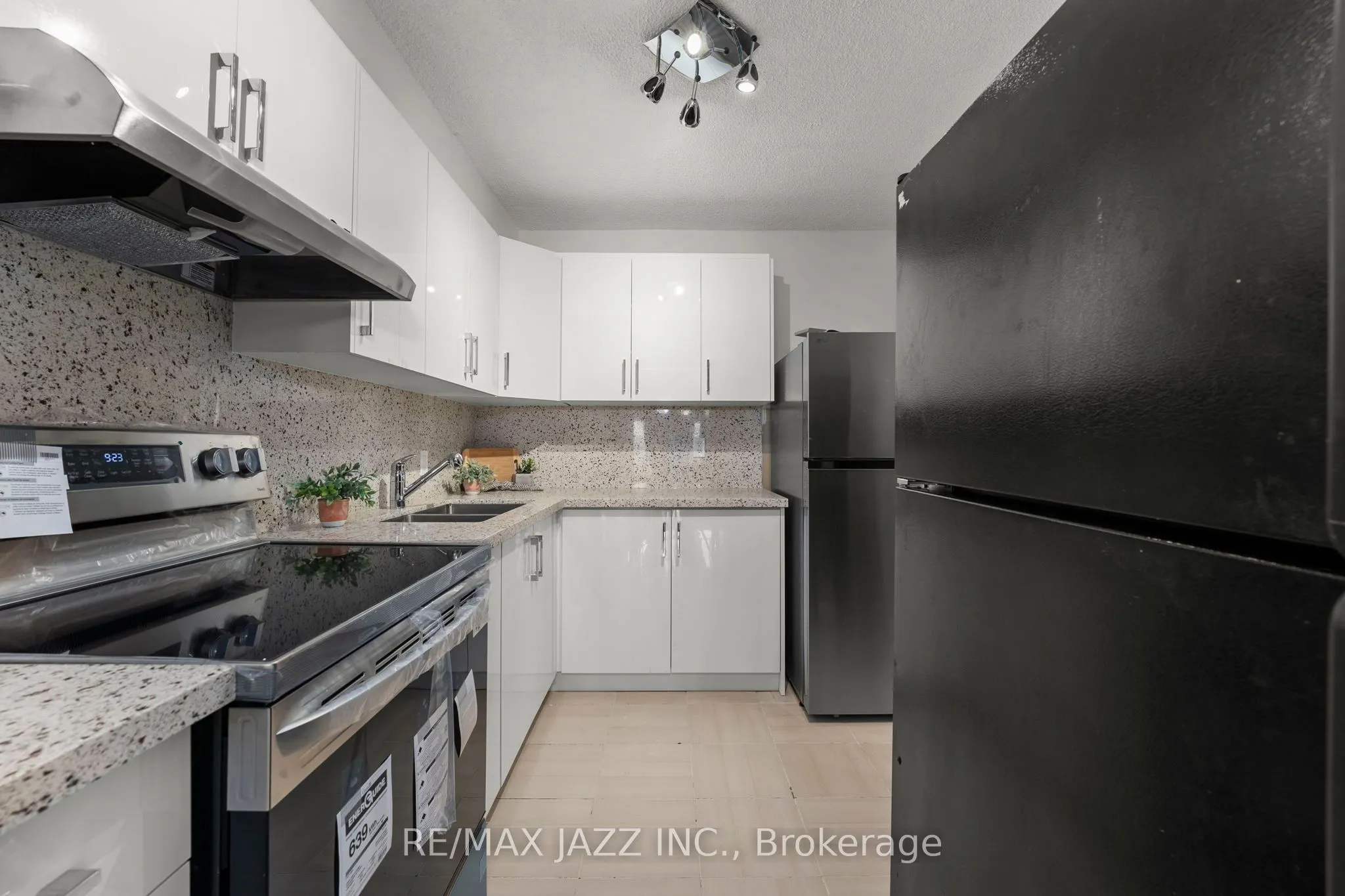 4091 Sheppard Avenue E, #605