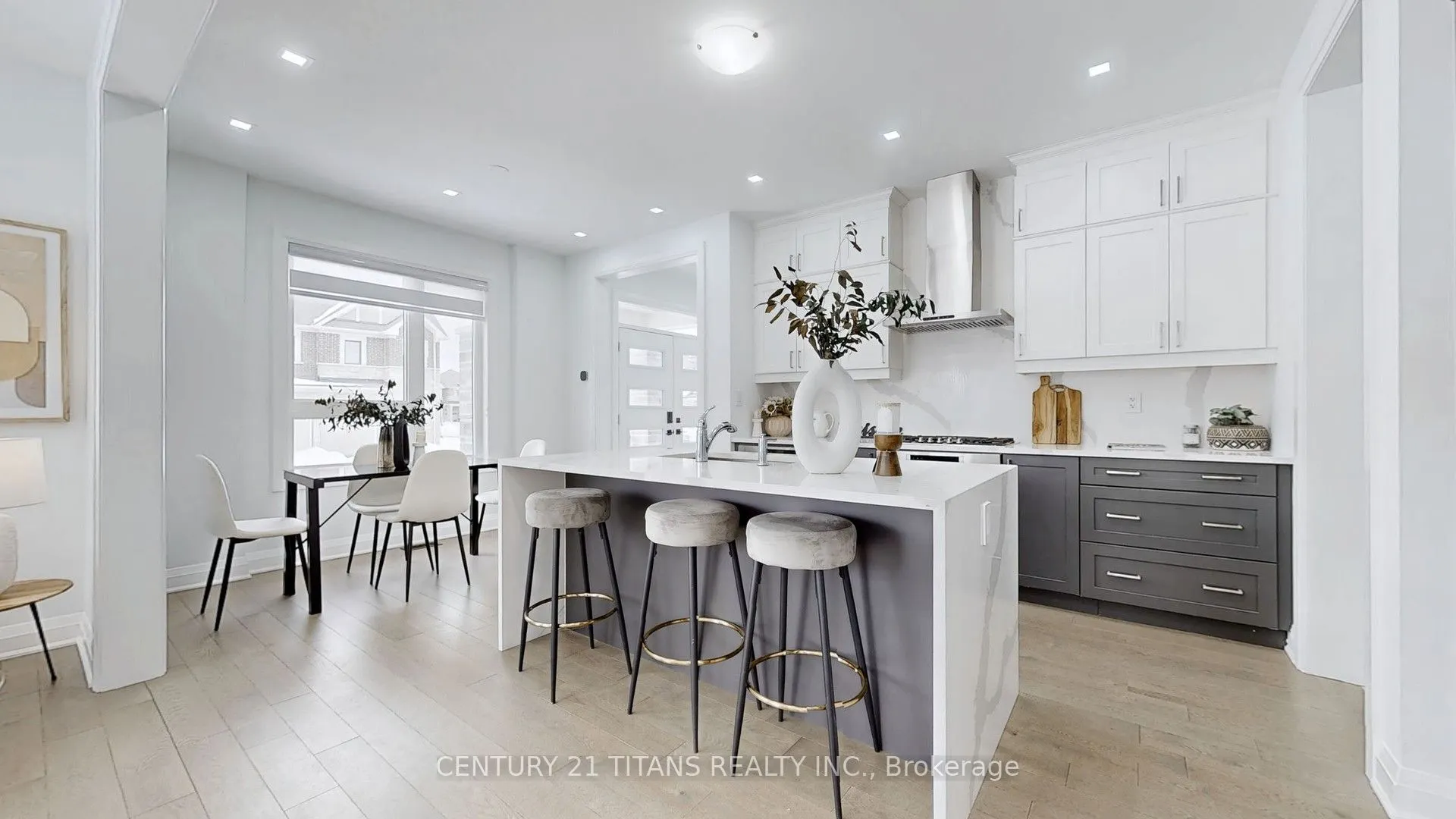 2909 Scotch Pine Lane