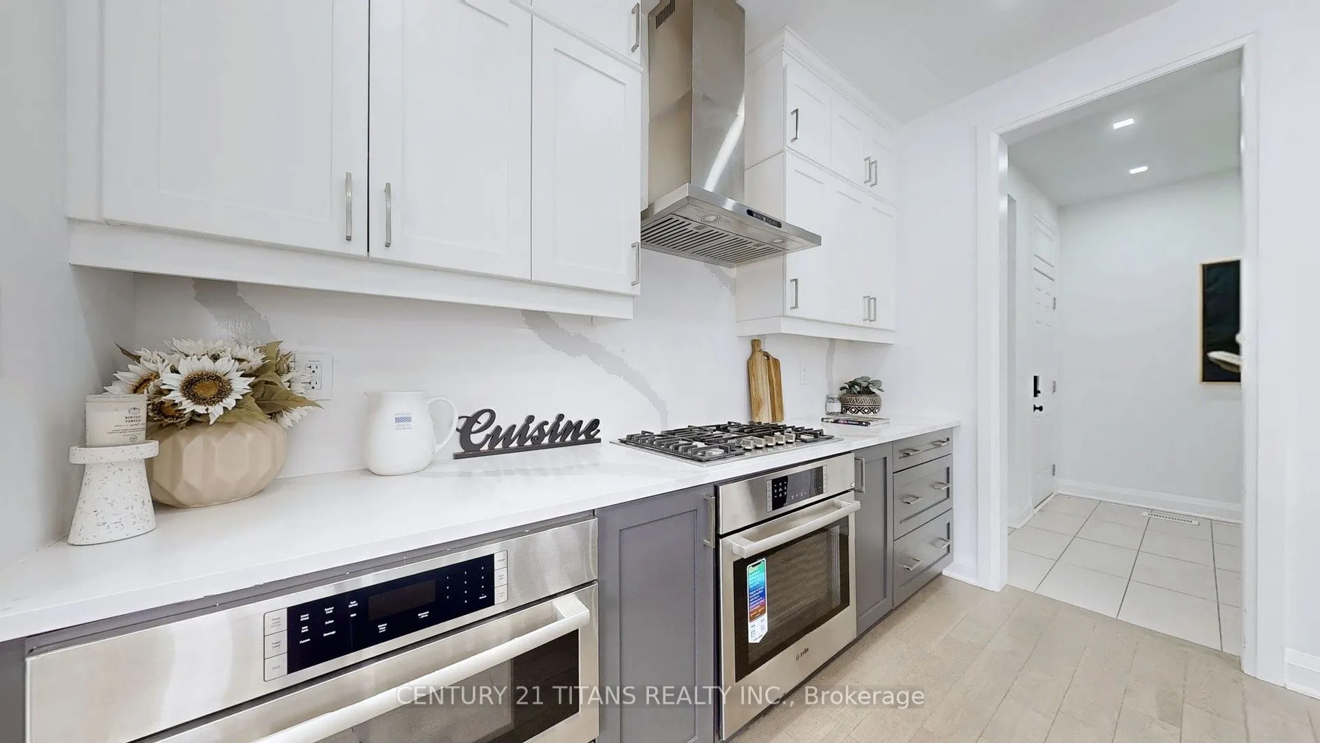 2909 Scotch Pine Lane
