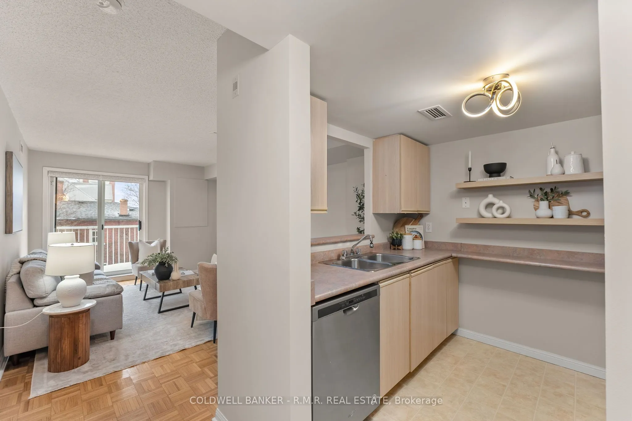 95 Wellington Street, #313