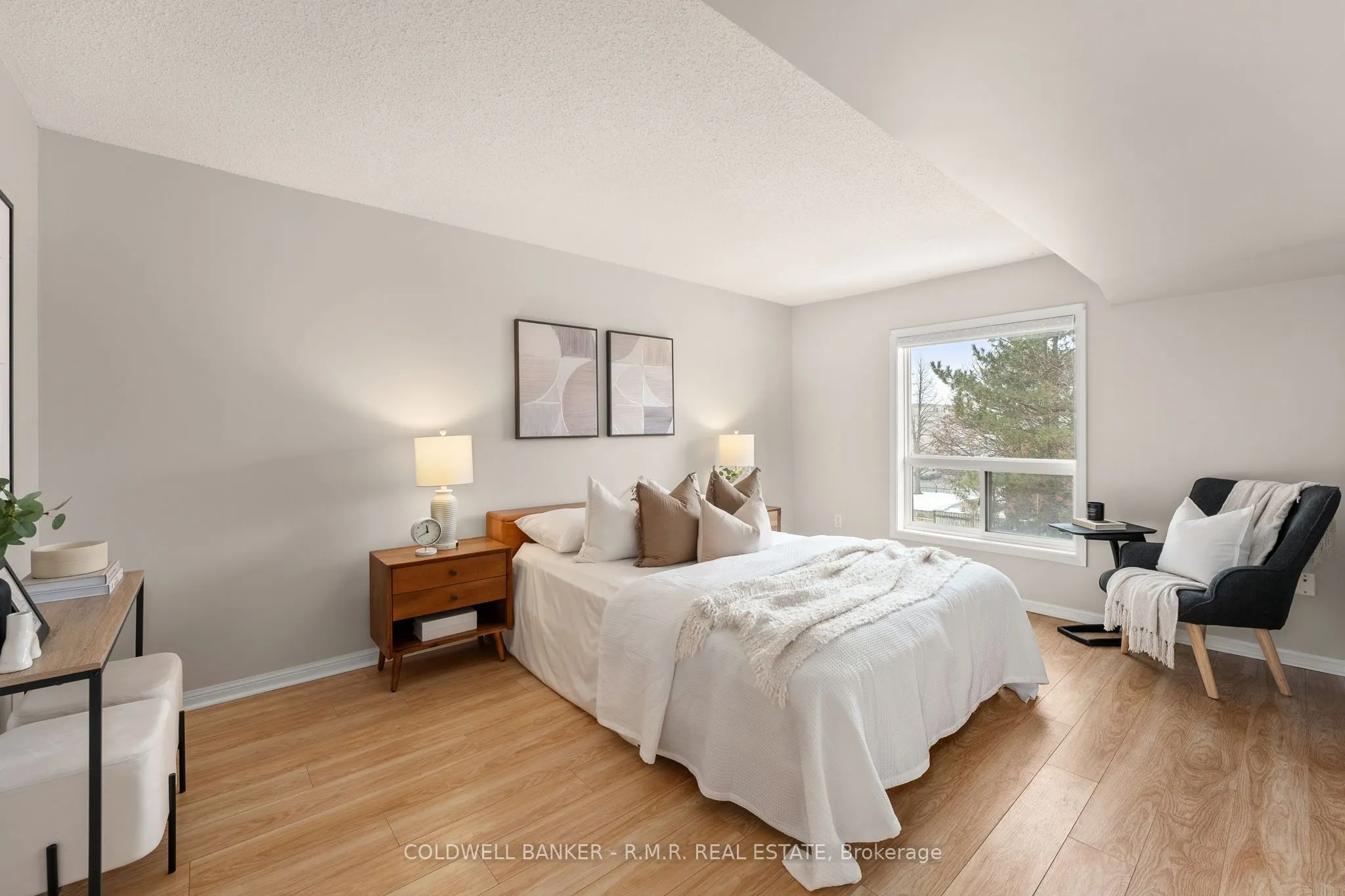 95 Wellington Street, #313