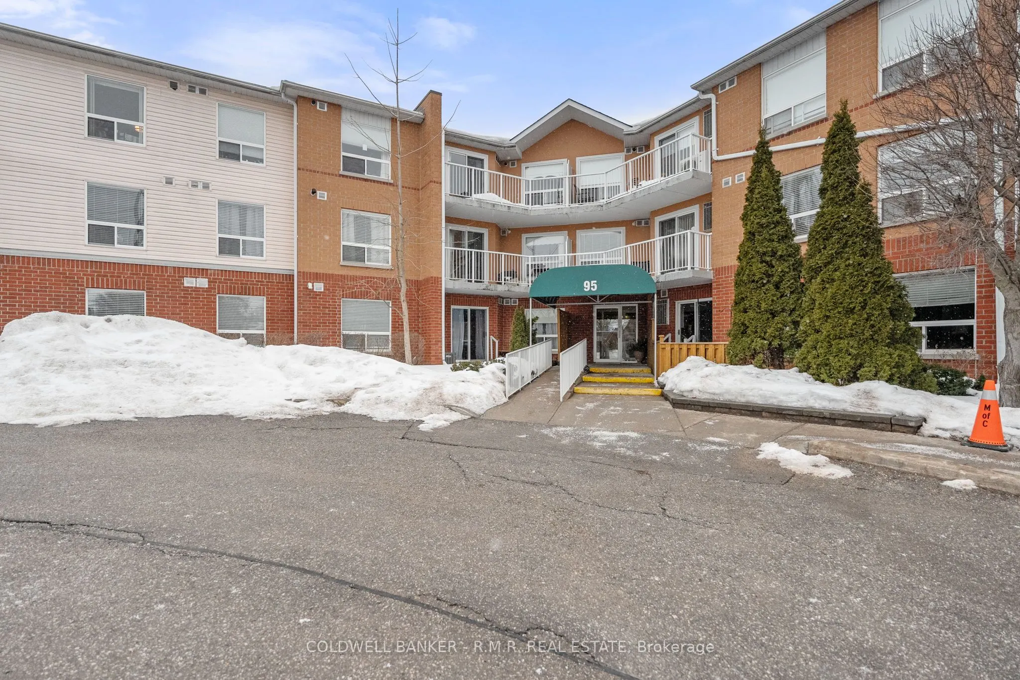 95 Wellington Street, #313