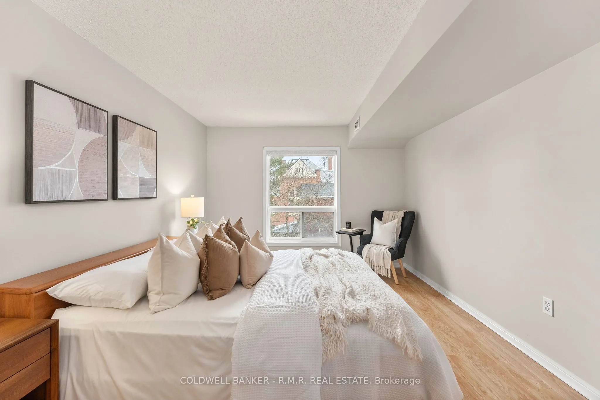 95 Wellington Street, #313