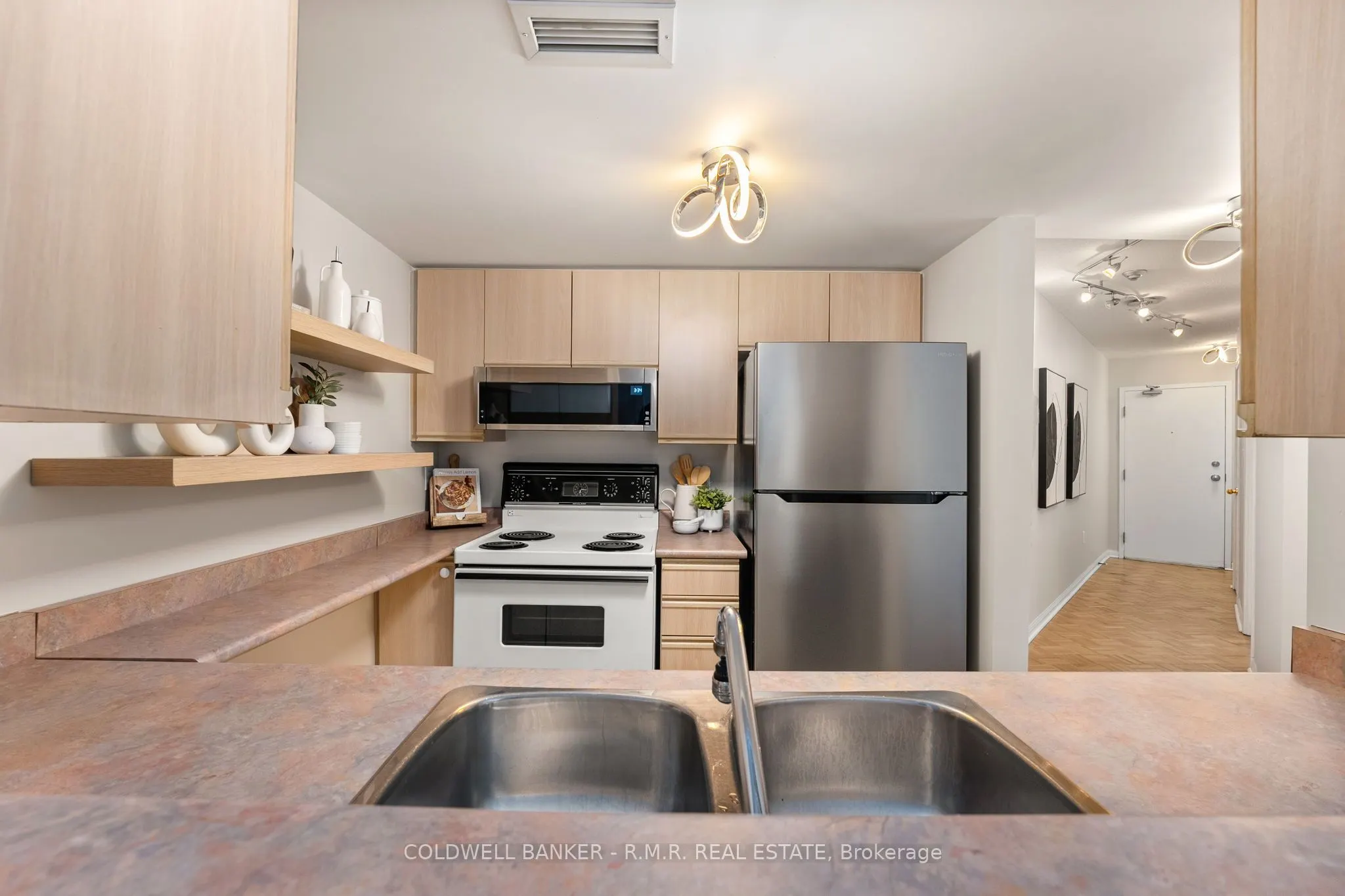 95 Wellington Street, #313
