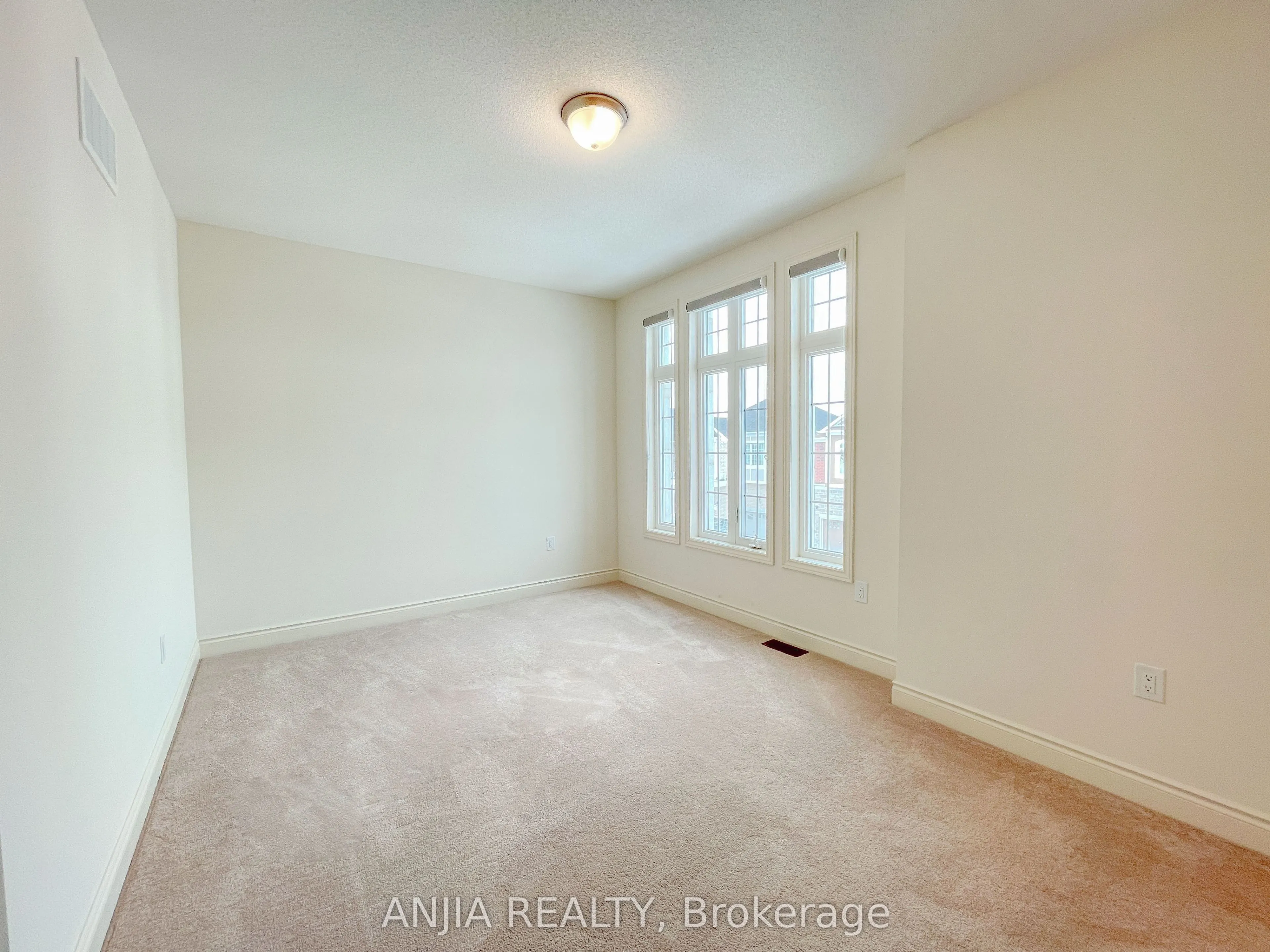 3 Creedon Crescent