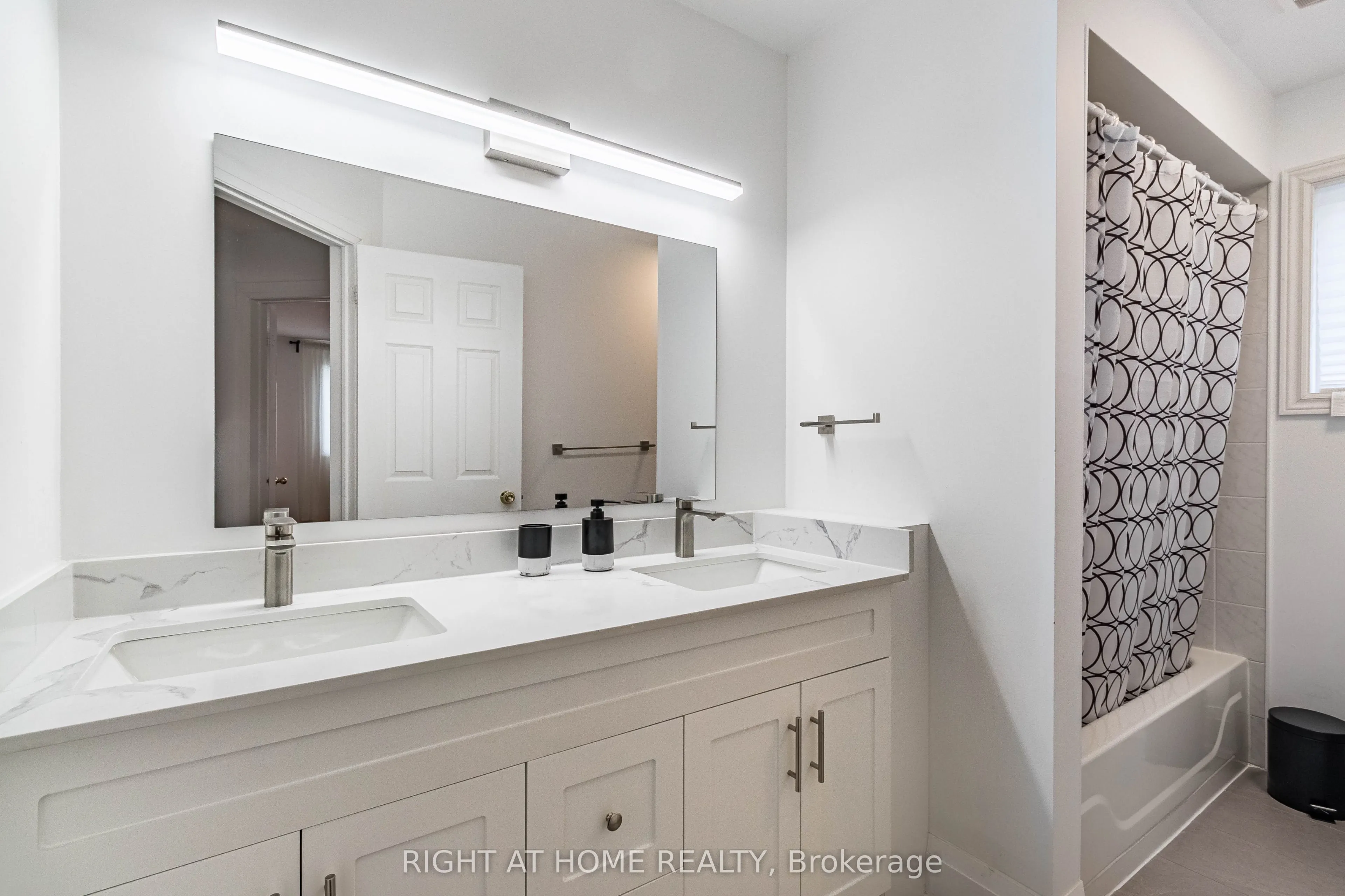 1446 Sandhurst Crescent