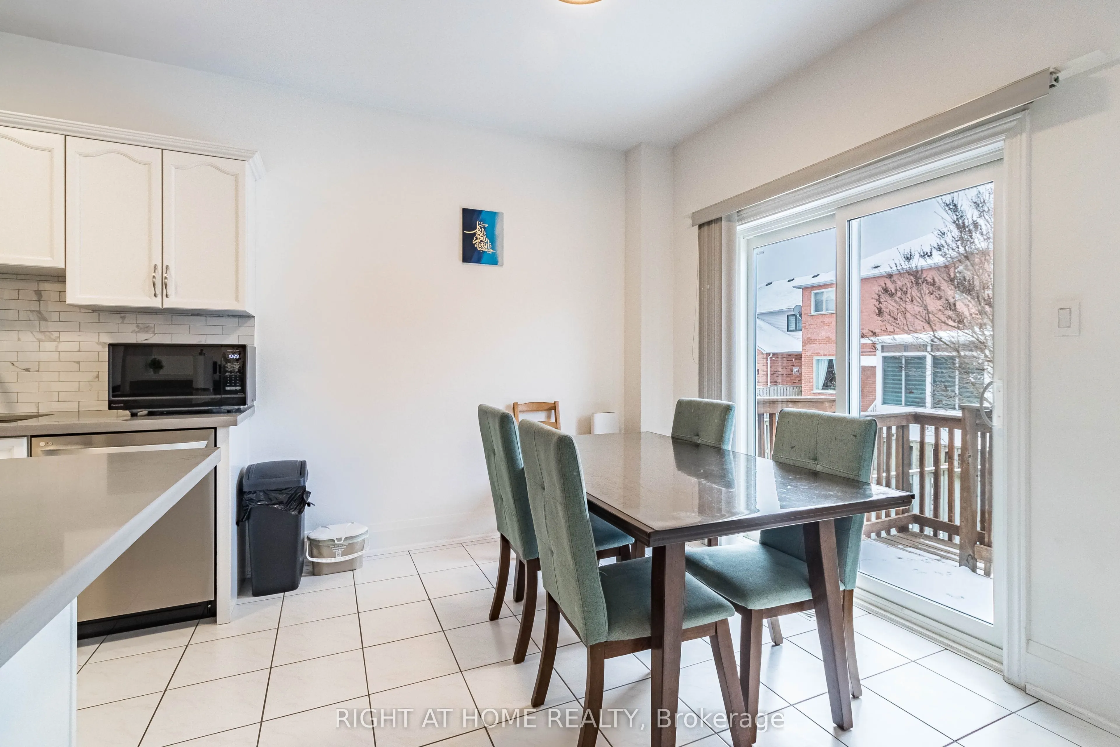 1446 Sandhurst Crescent