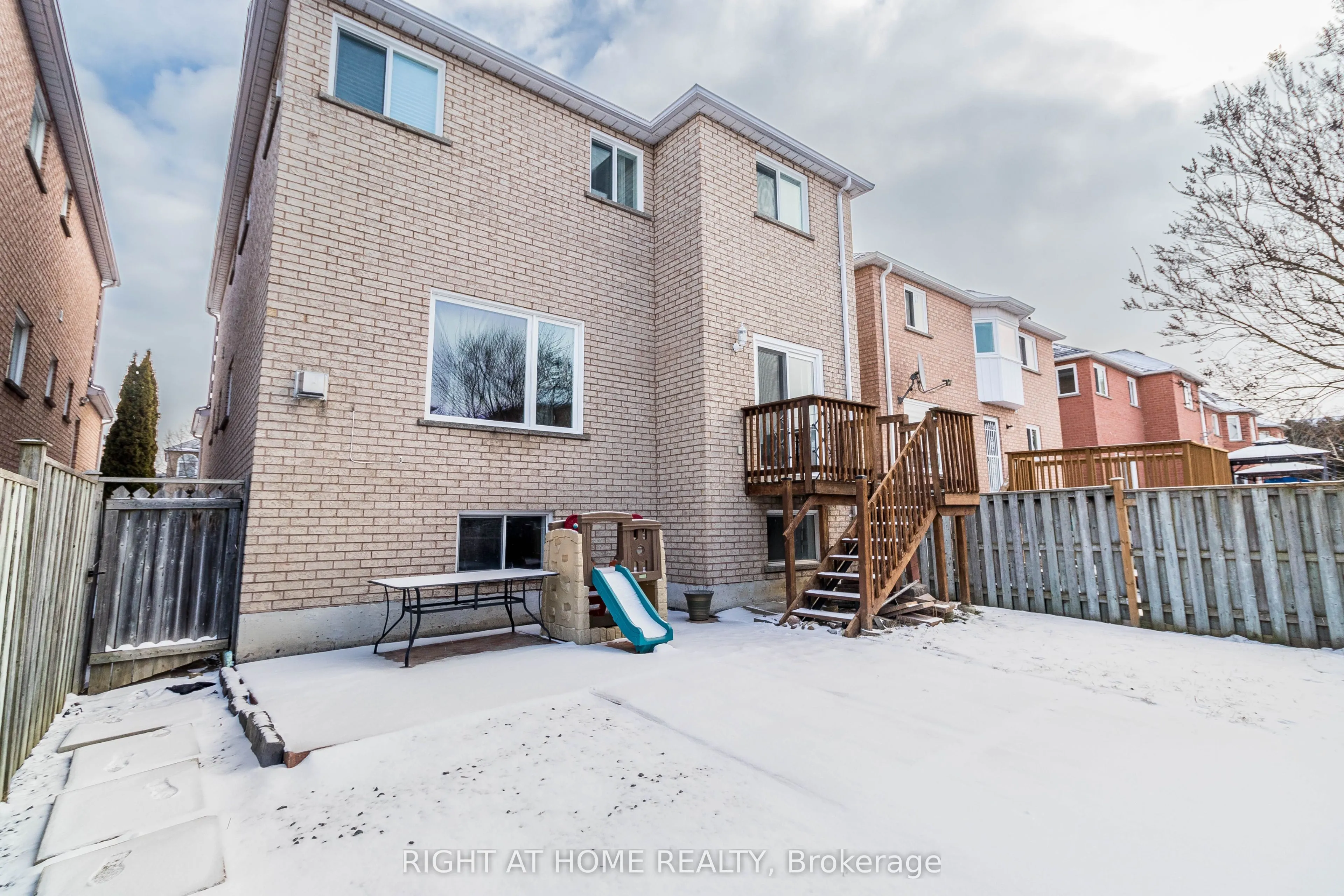 1446 Sandhurst Crescent