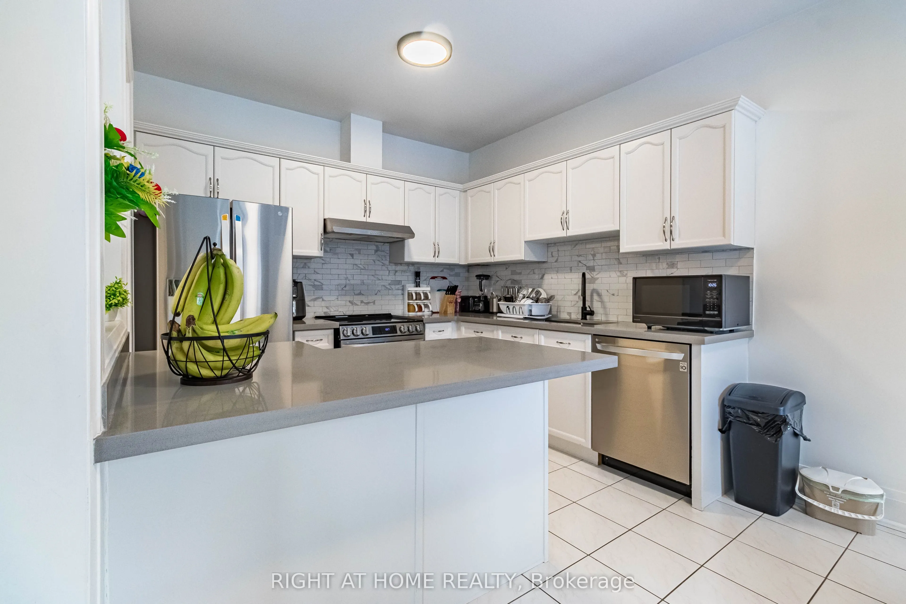 1446 Sandhurst Crescent