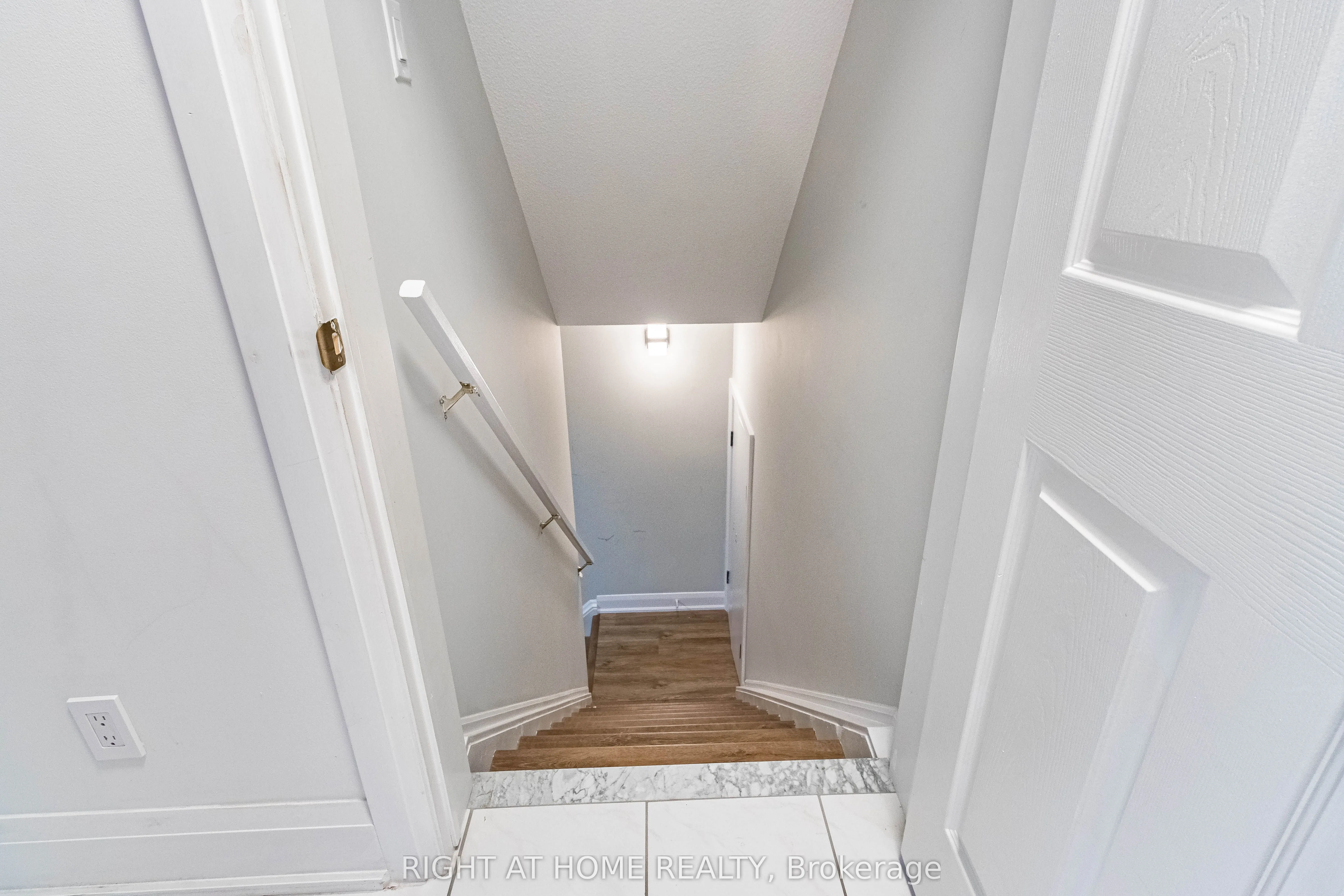 1446 Sandhurst Crescent