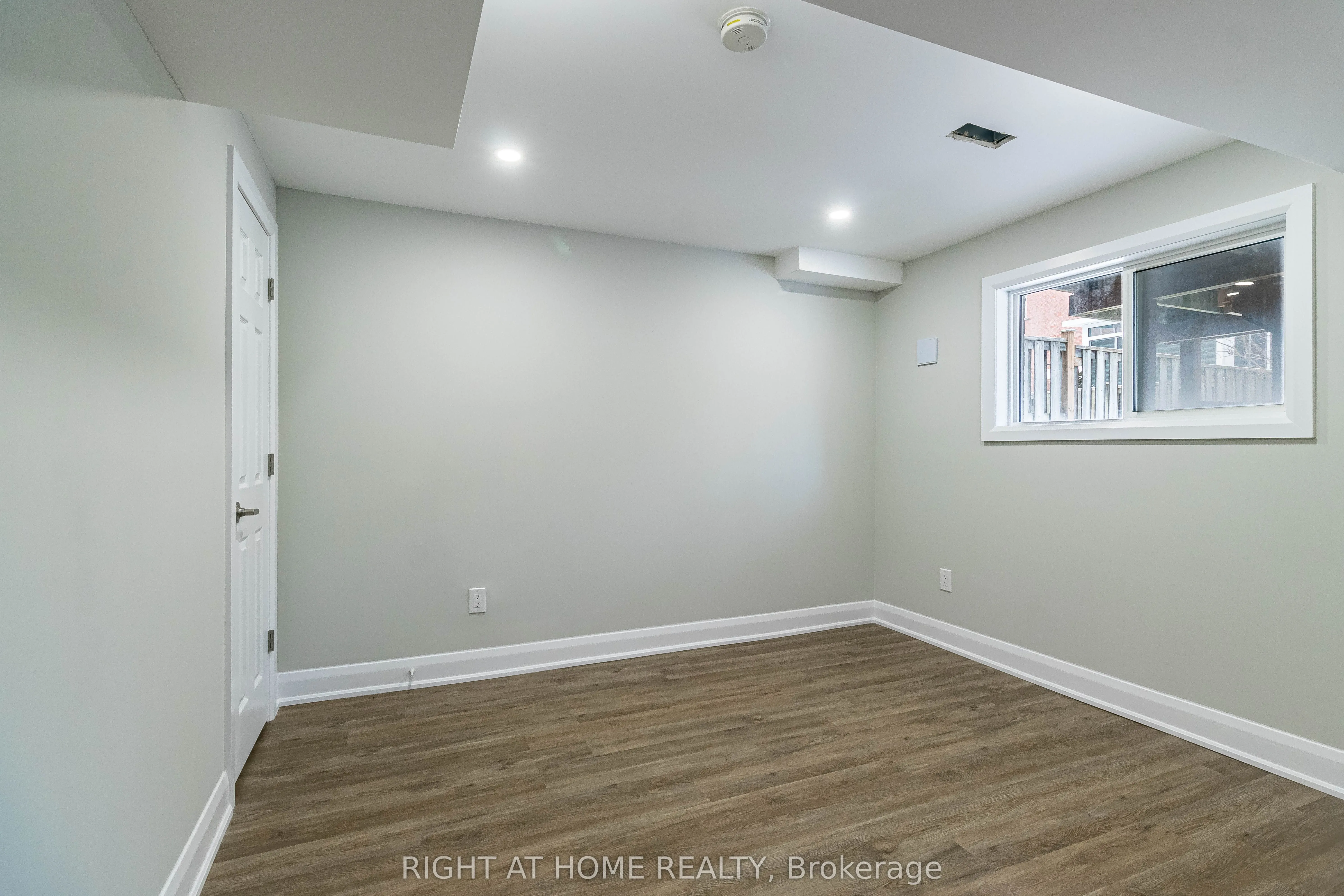 1446 Sandhurst Crescent