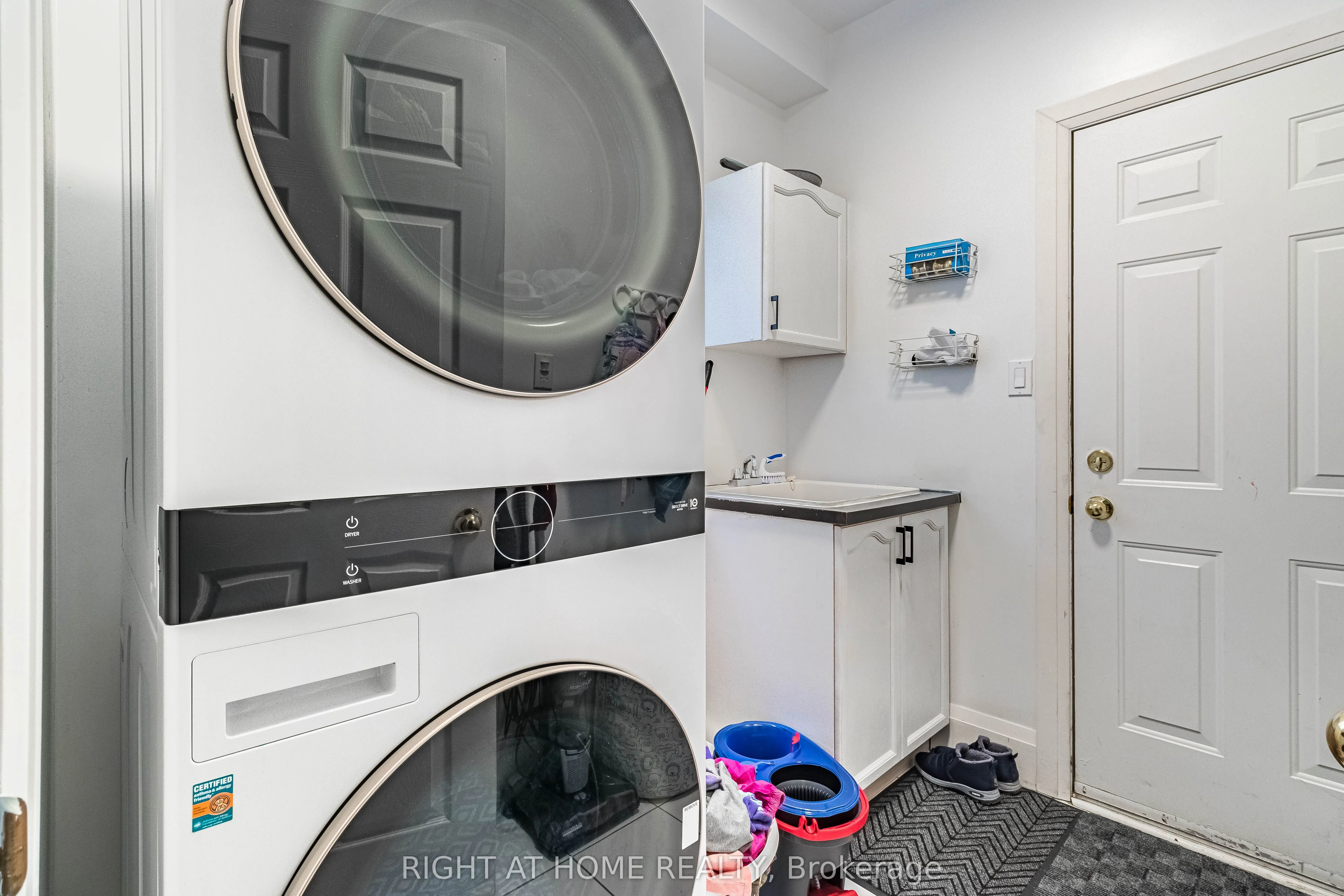 1446 Sandhurst Crescent