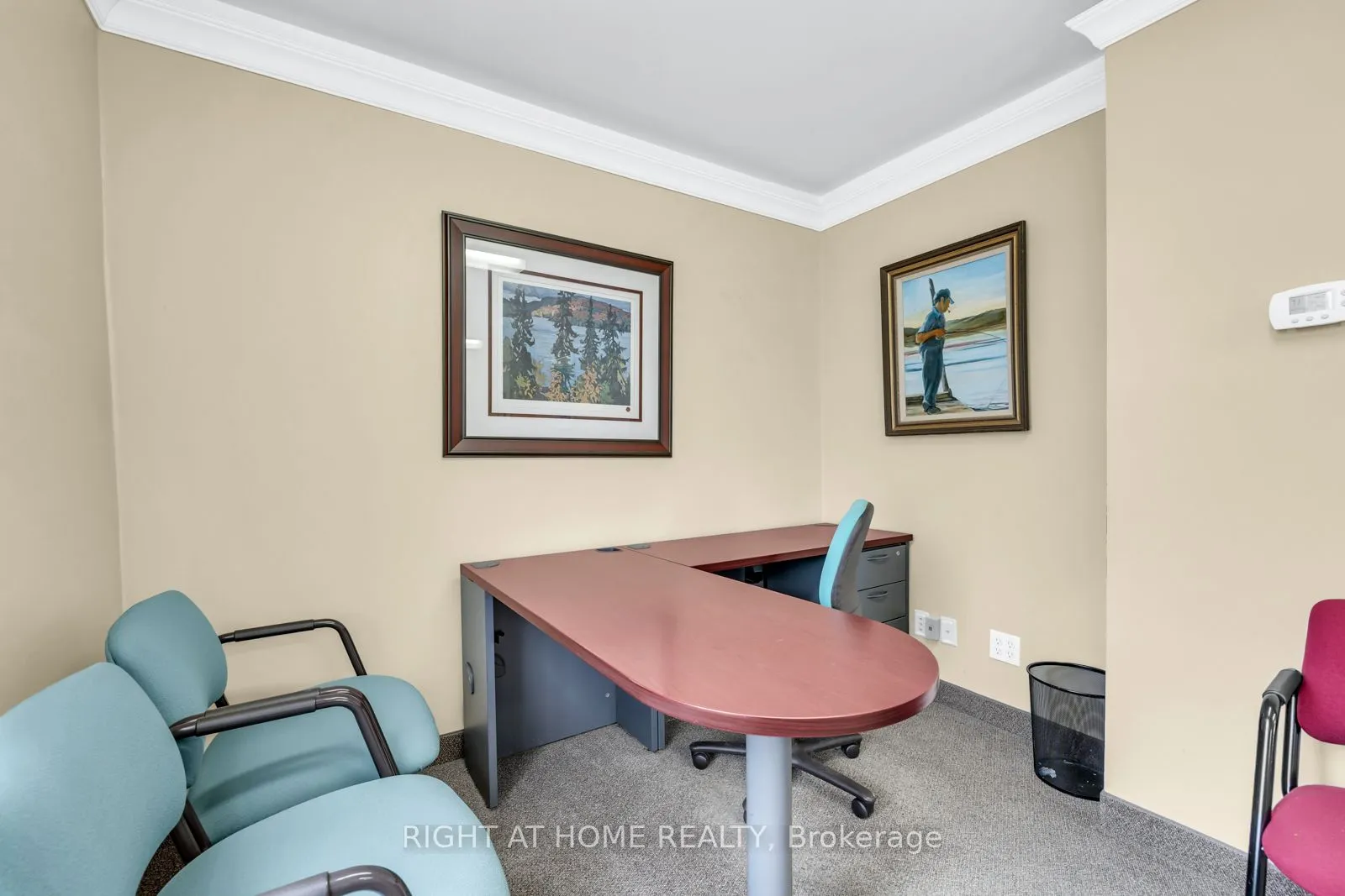 571 Kingston Road W