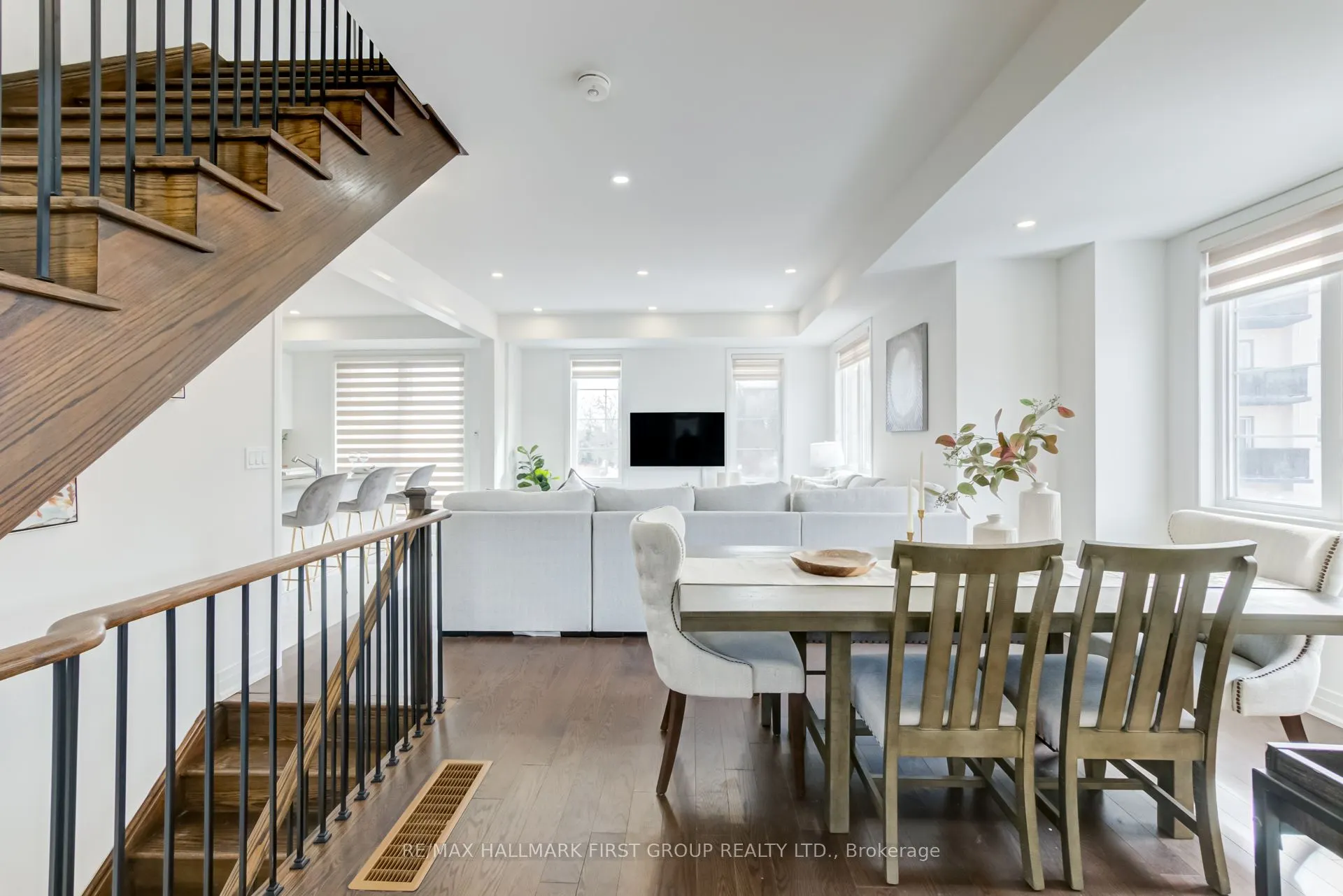 21 Nautical Way