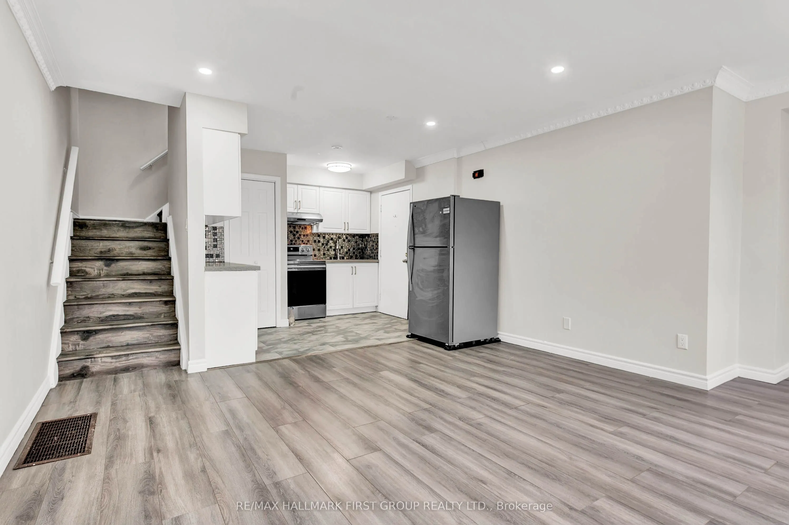 255 Broadview Avenue, #A